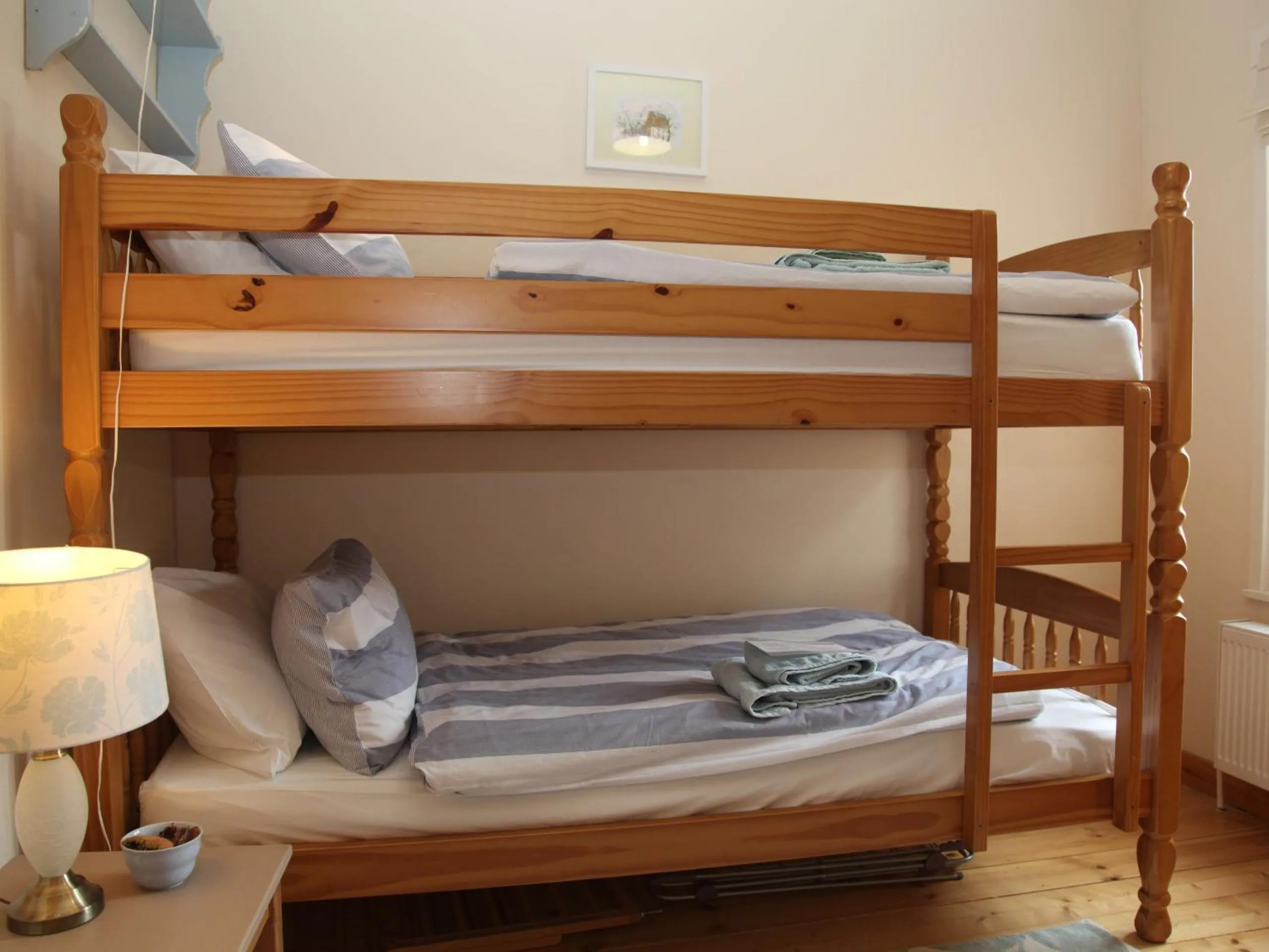 Bedroom, Bed in Green Cottages