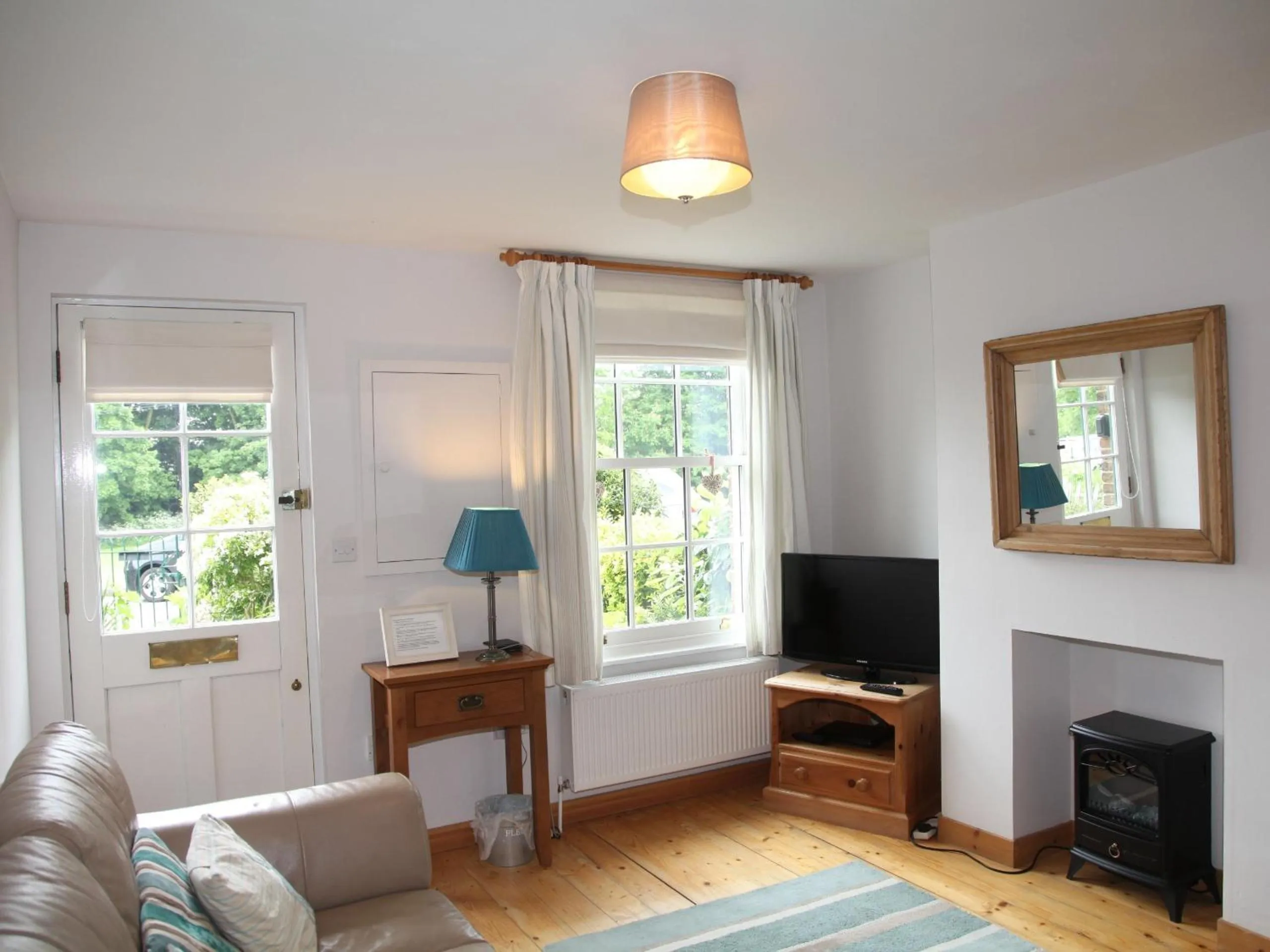 Living room in Green Cottages
