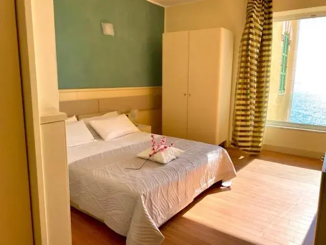 Deluxe Suite with Sea View in HOTEL DEL GOLFO Deluxe Suite with Sea View in HOTEL DEL GOLFO