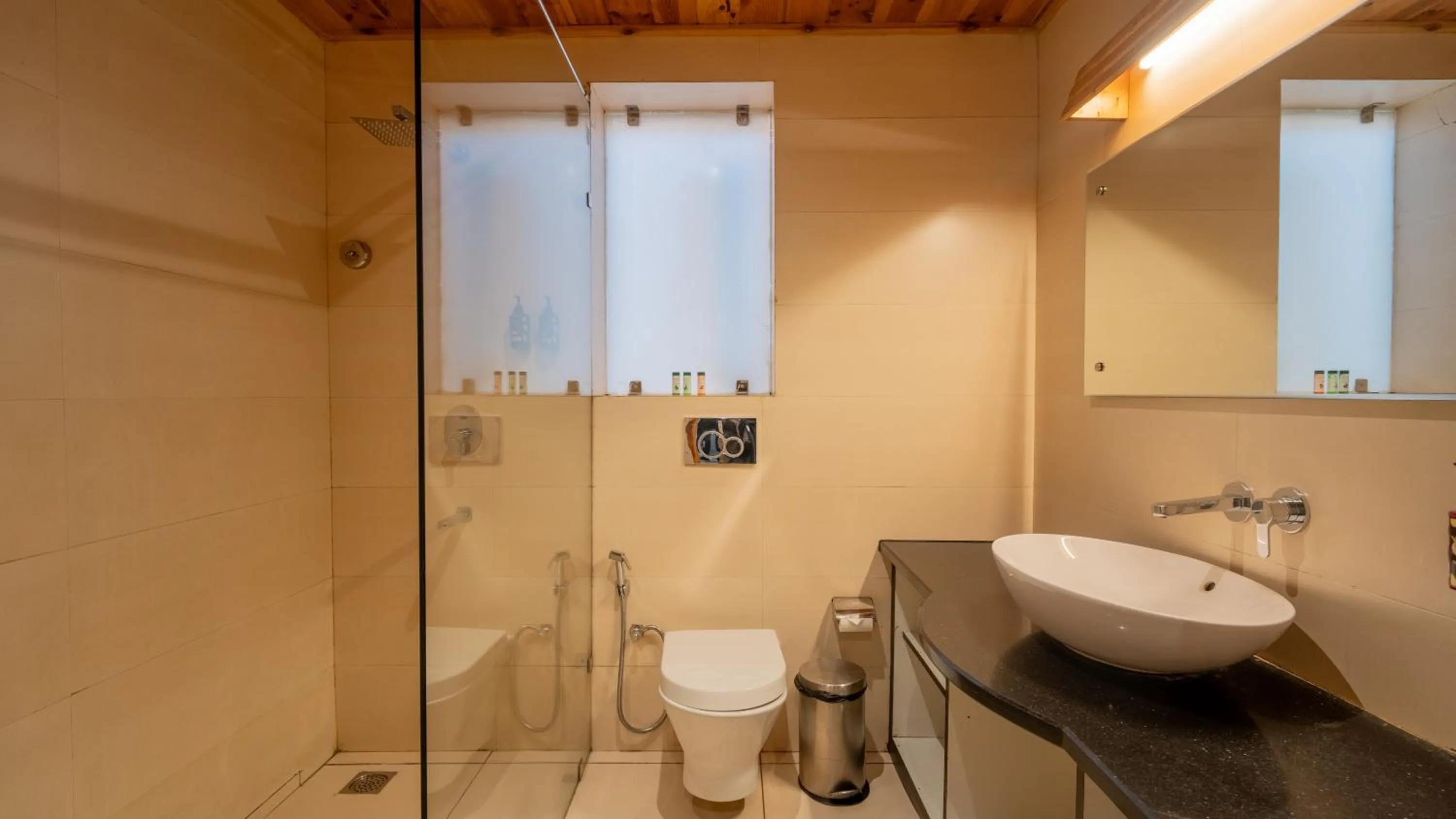 Shower in Tarangi Resort and Spa