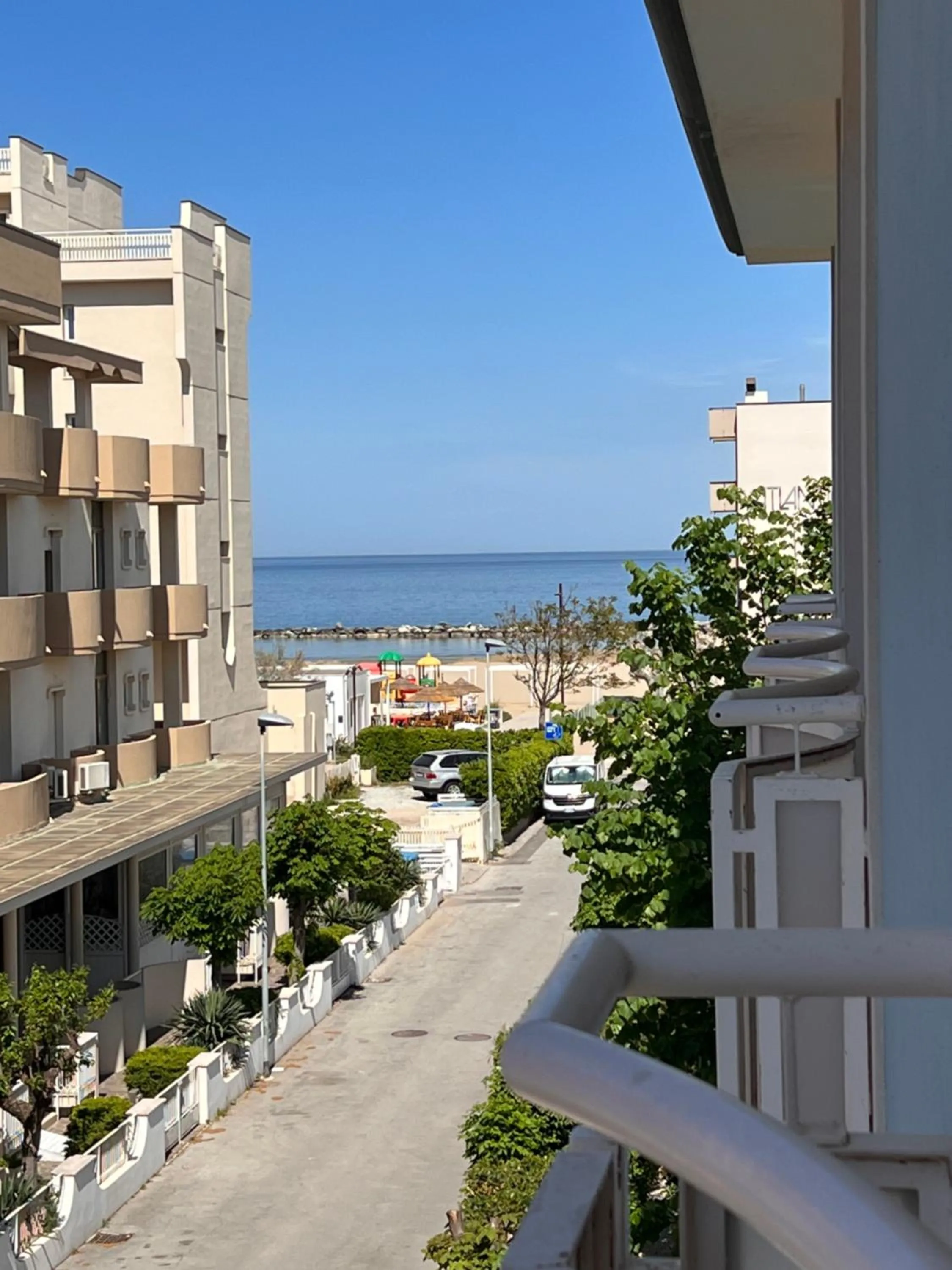 Hotel Villa dei Fiori - sul mare con piscina