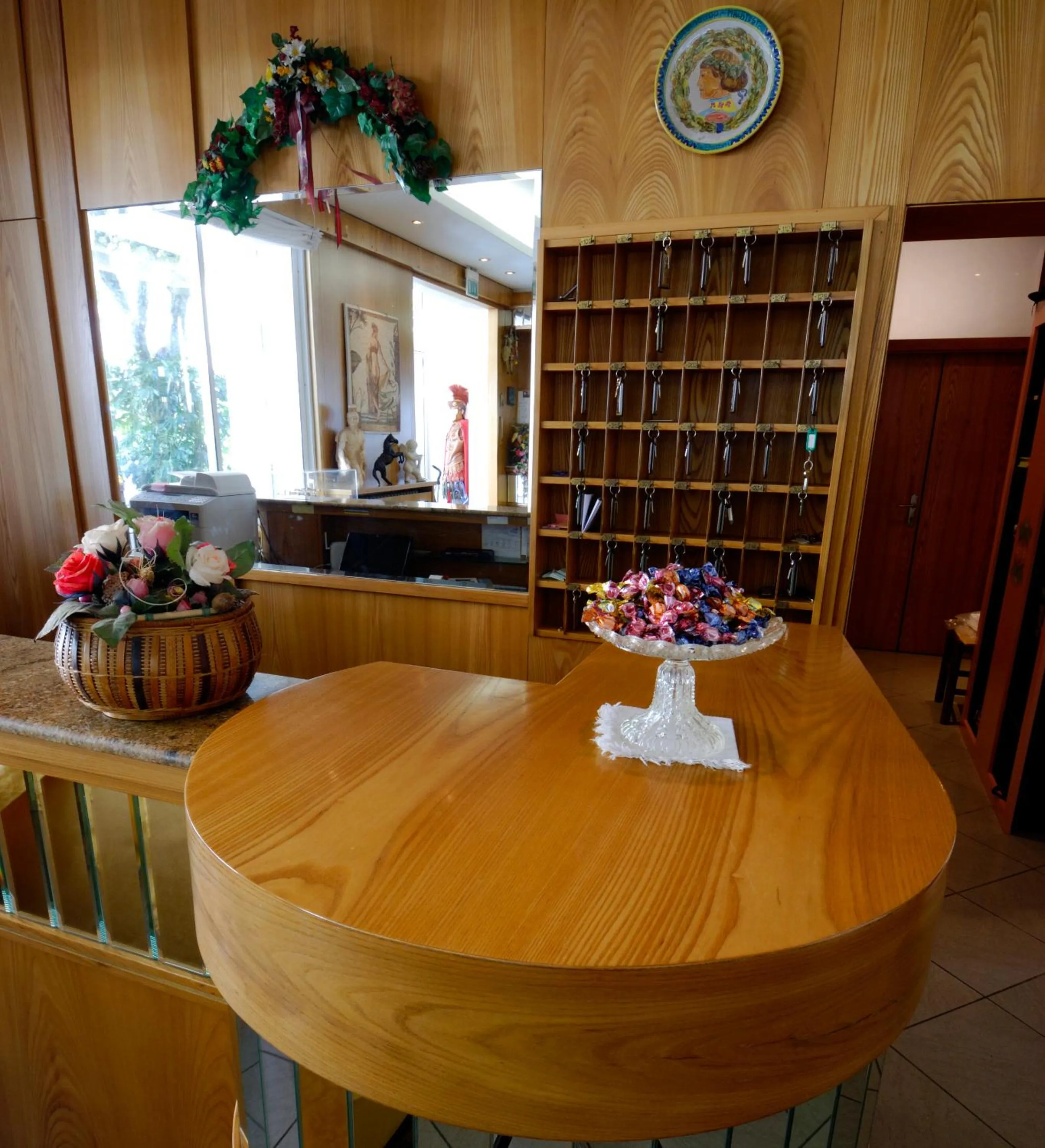 Lobby or reception in Hotel Villa dei Fiori - sul mare con piscina