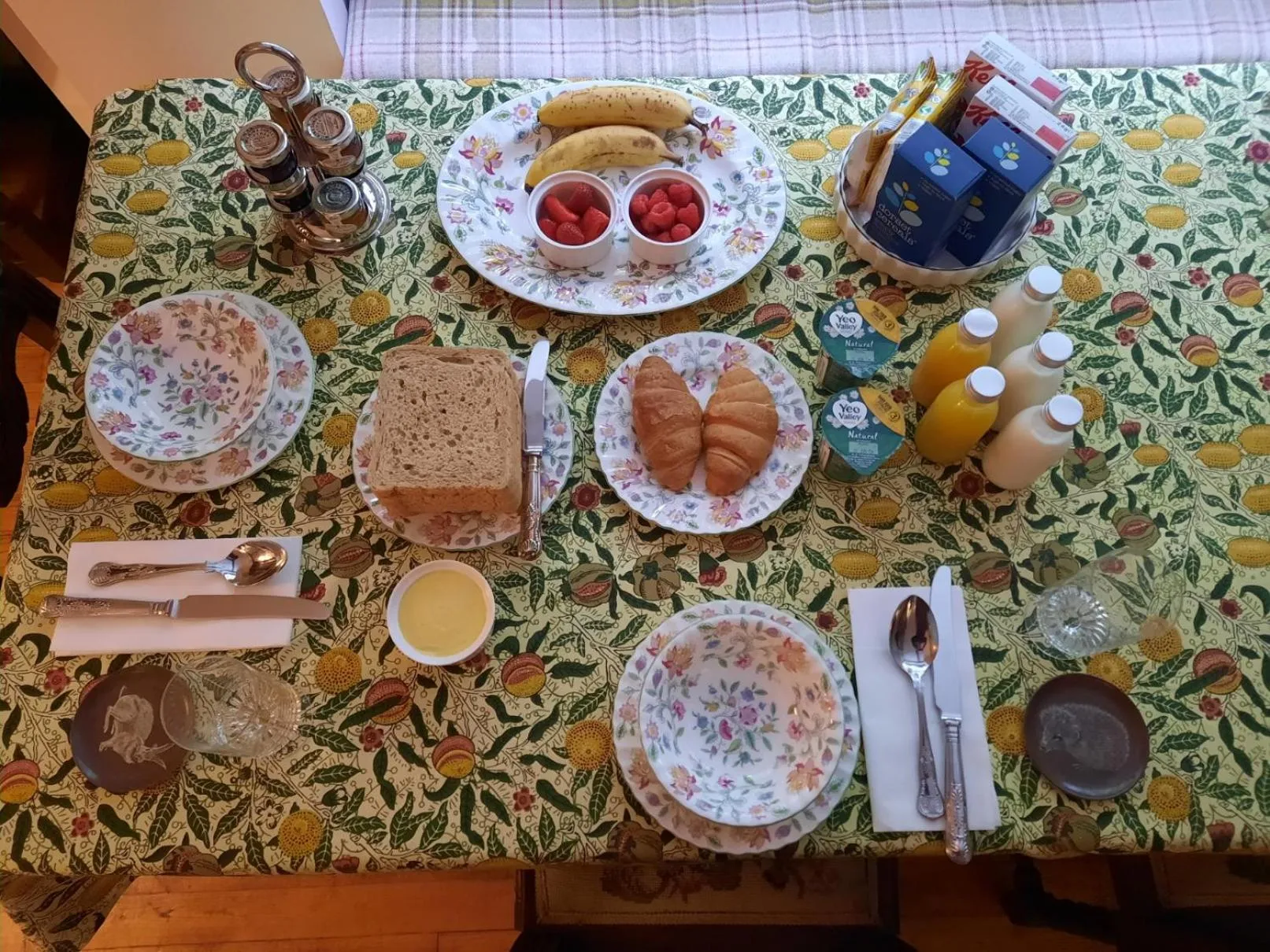 Continental breakfast in Cotswold Cottage B&B - 5 Minutes Walk to Village Pub
