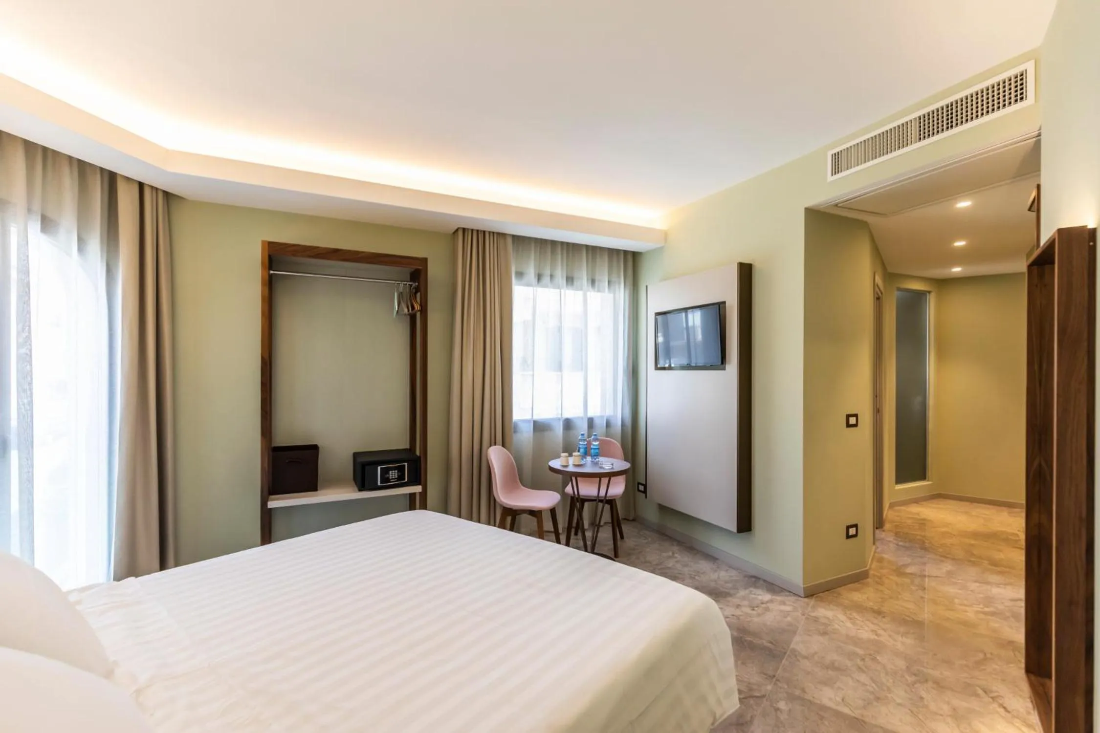 Bed in SOLMARIS TROPEA City Center - Rooms & Suites - Private Parking