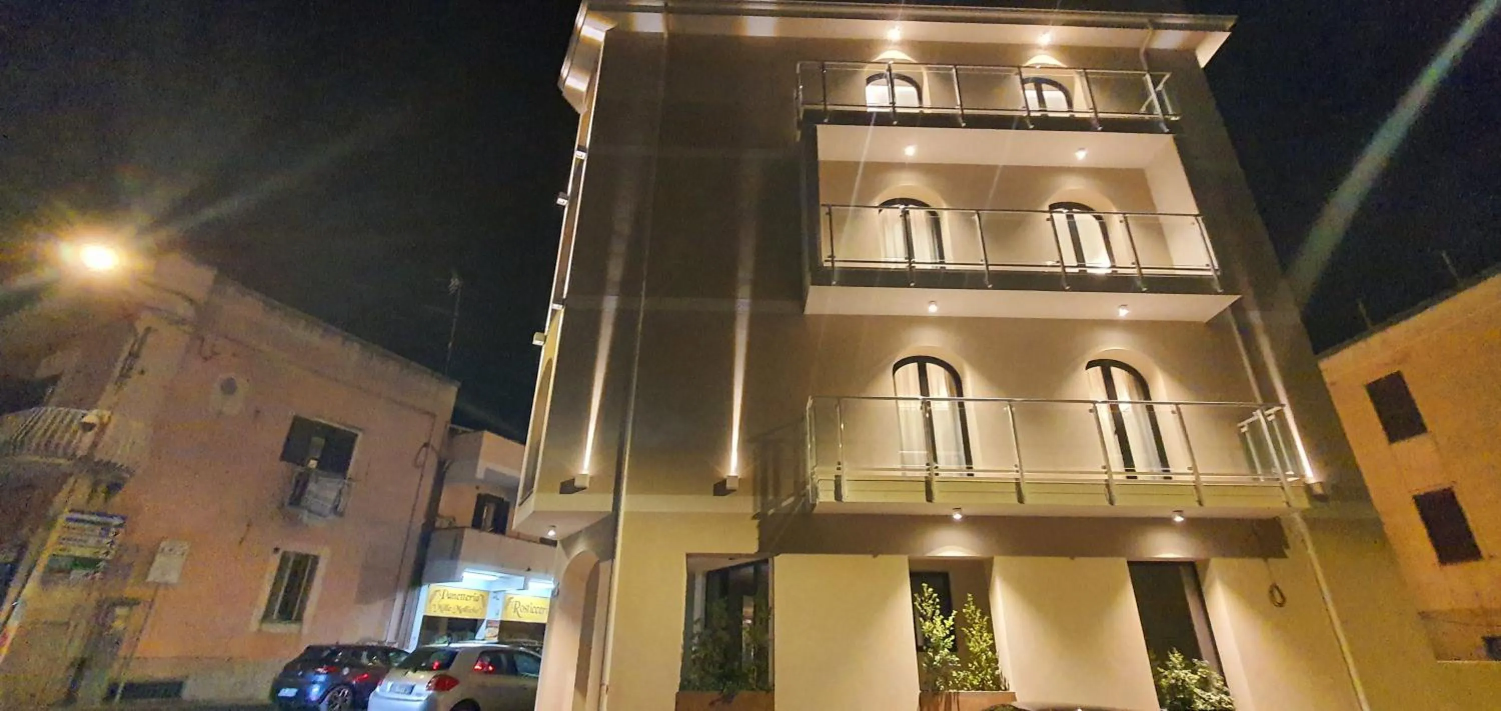 Property building in SOLMARIS TROPEA City Center - Rooms & Suites - Private Parking