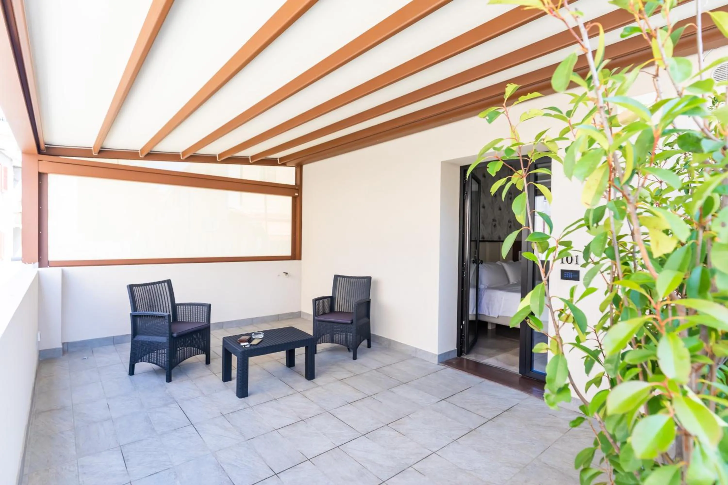Patio in SOLMARIS TROPEA City Center - Rooms & Suites - Private Parking