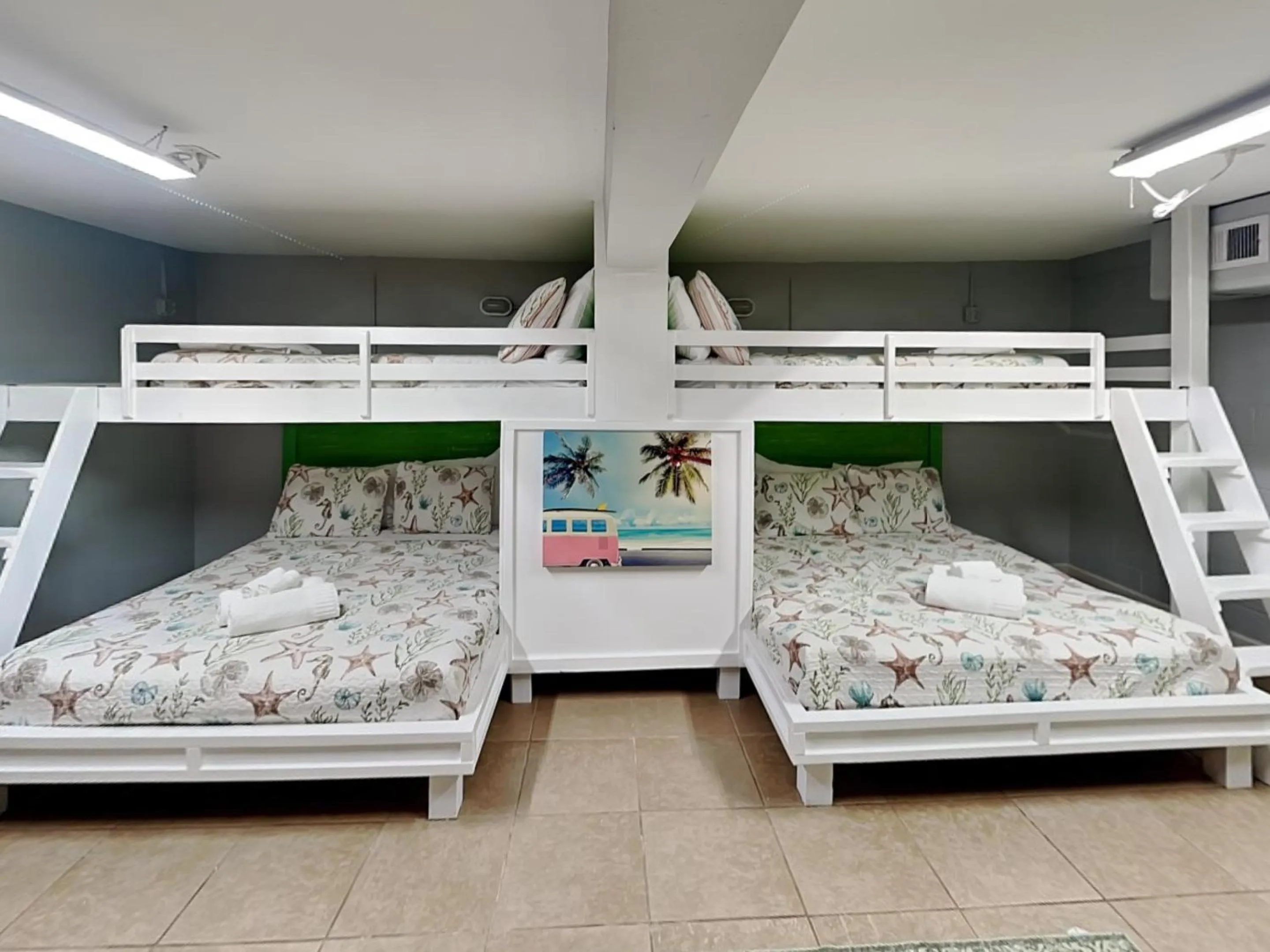 Property building, Bed in Always 5 Oclock