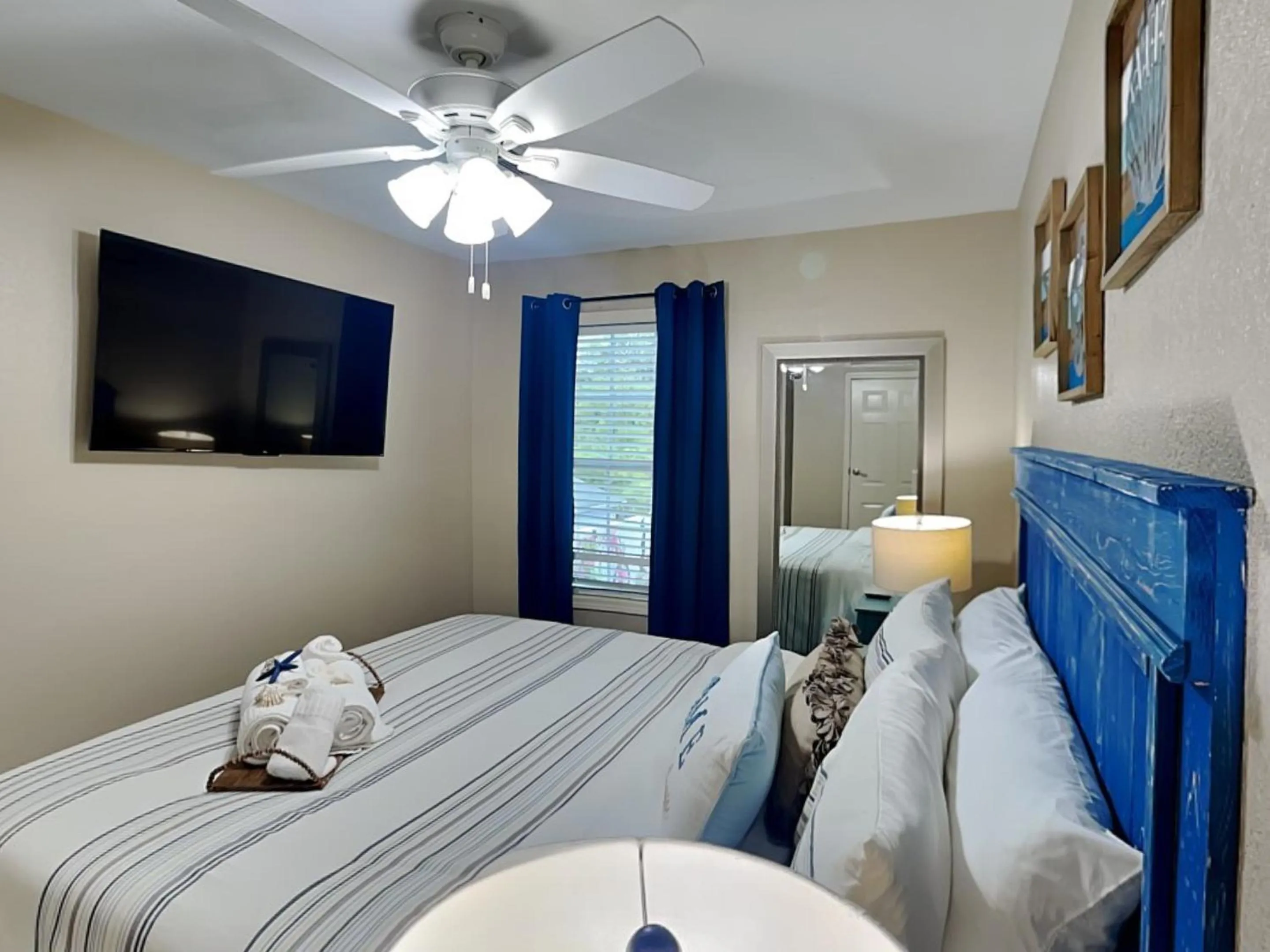 Property building, Bed in Always 5 Oclock