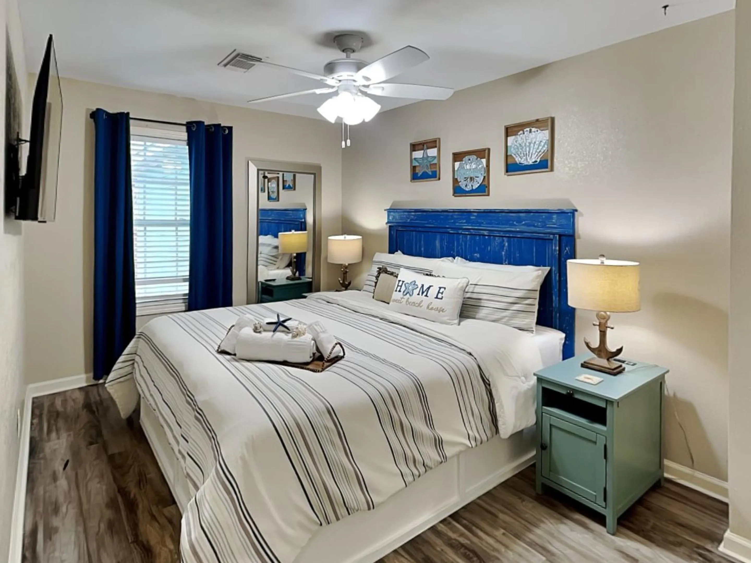 Property building, Bed in Always 5 Oclock