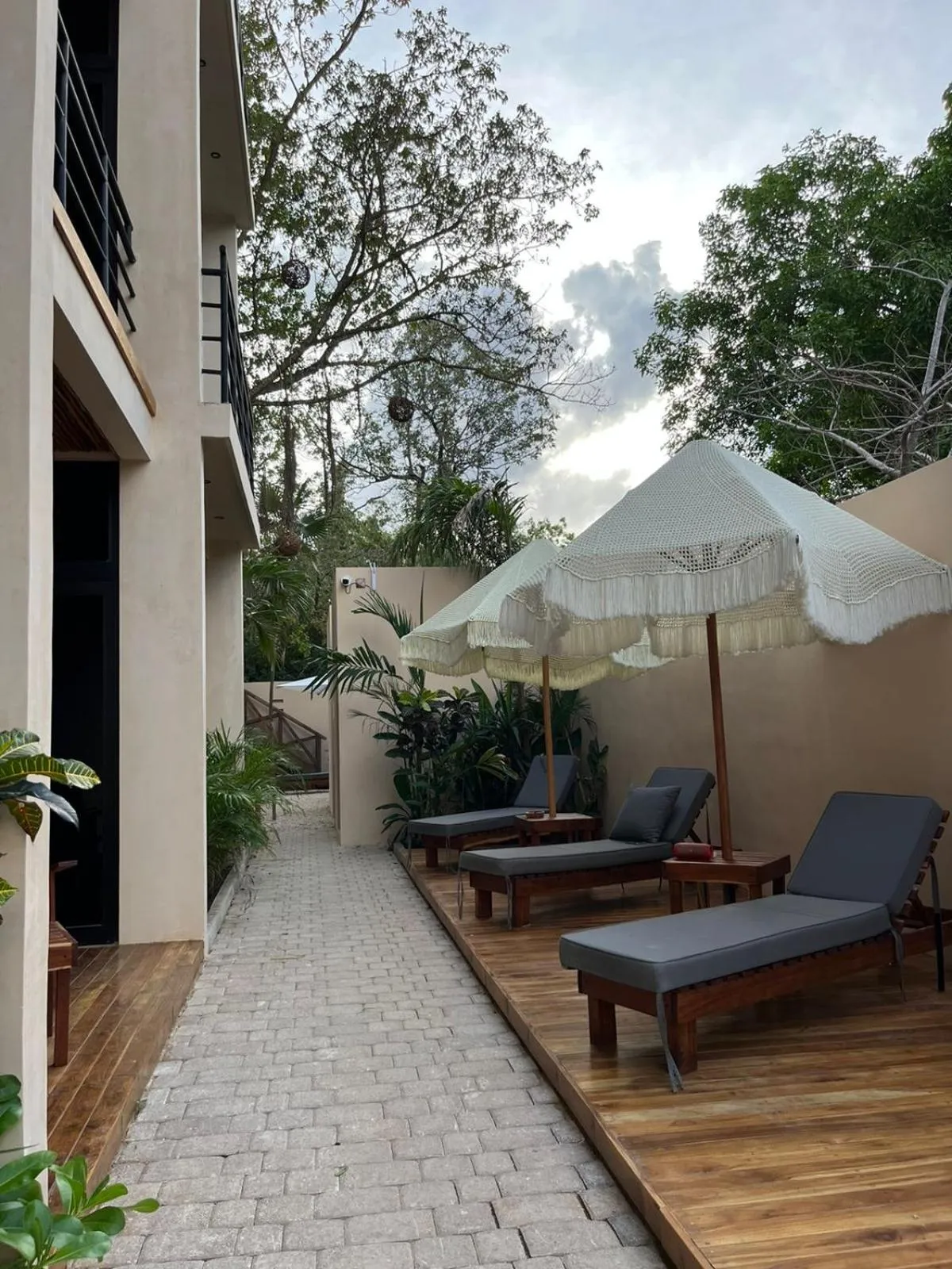 Swimming pool in La Veleta luxury condos