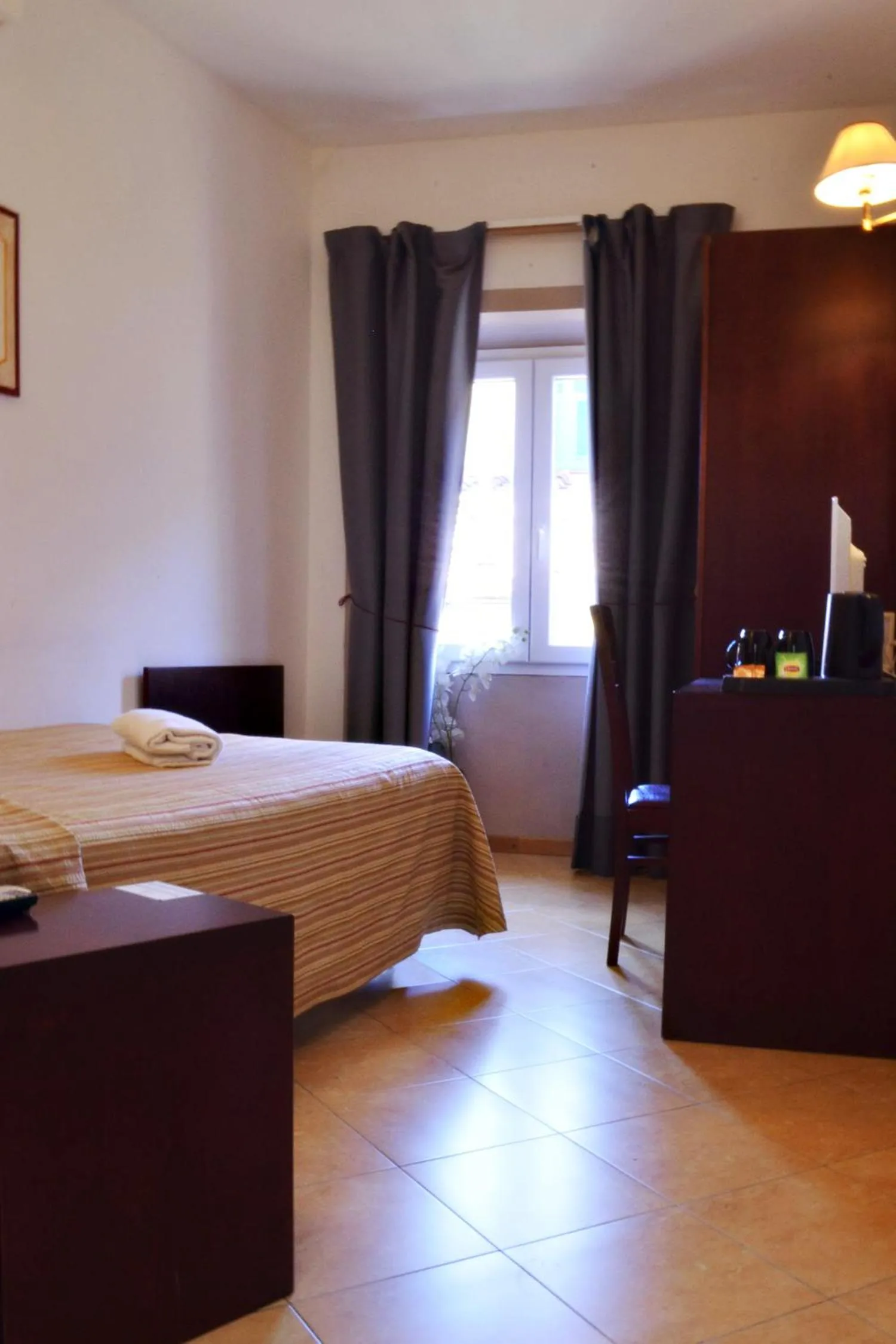 Bedroom, Bed in Hotel Cardinal of Florence - recommended for ages 25 to 55