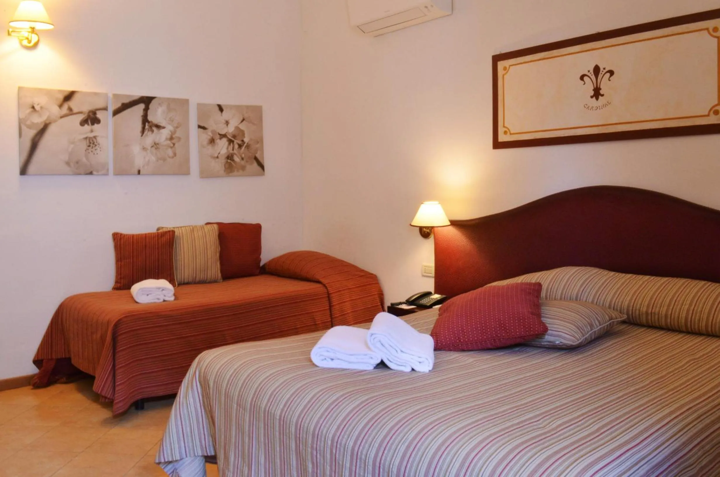 Bedroom, Bed in Hotel Cardinal of Florence - recommended for ages 25 to 55