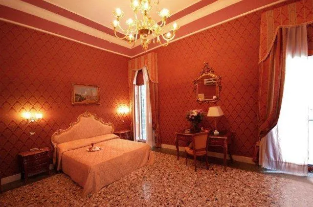 Photo of the whole room, Bed in Residenza Hotel San Maurizio