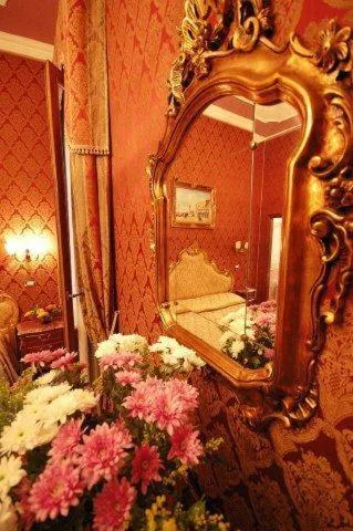 Decorative detail in Residenza Hotel San Maurizio