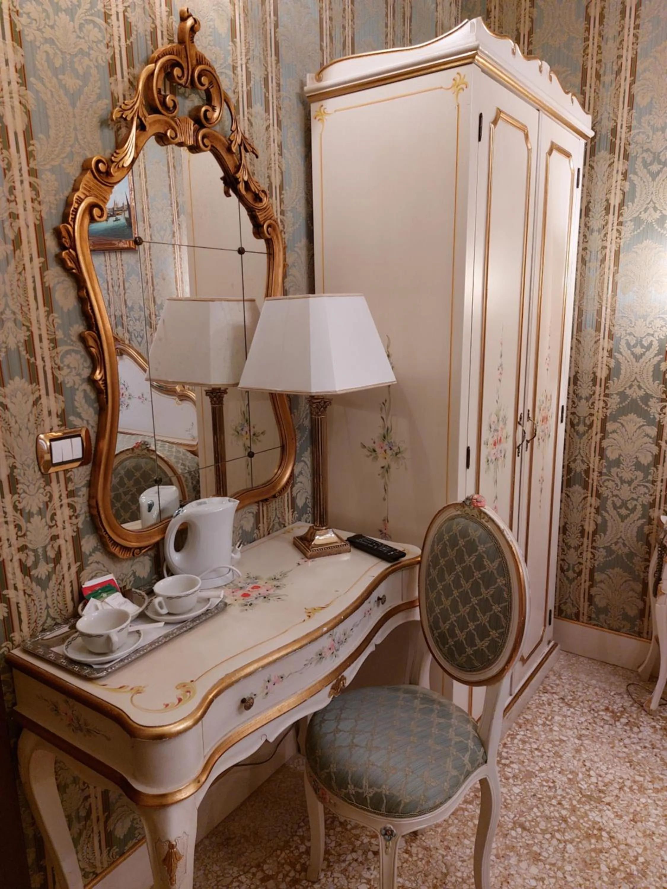 Coffee/tea facilities in Residenza Hotel San Maurizio