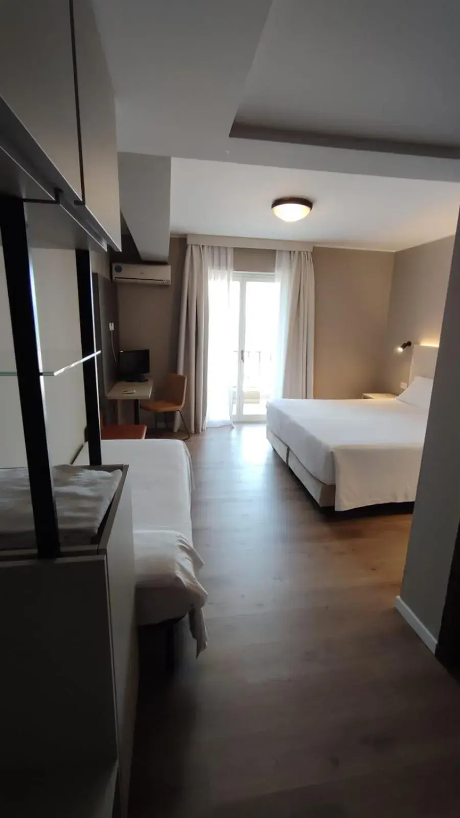 Triple Room in Hotel Pomara Triple Room in Hotel Pomara