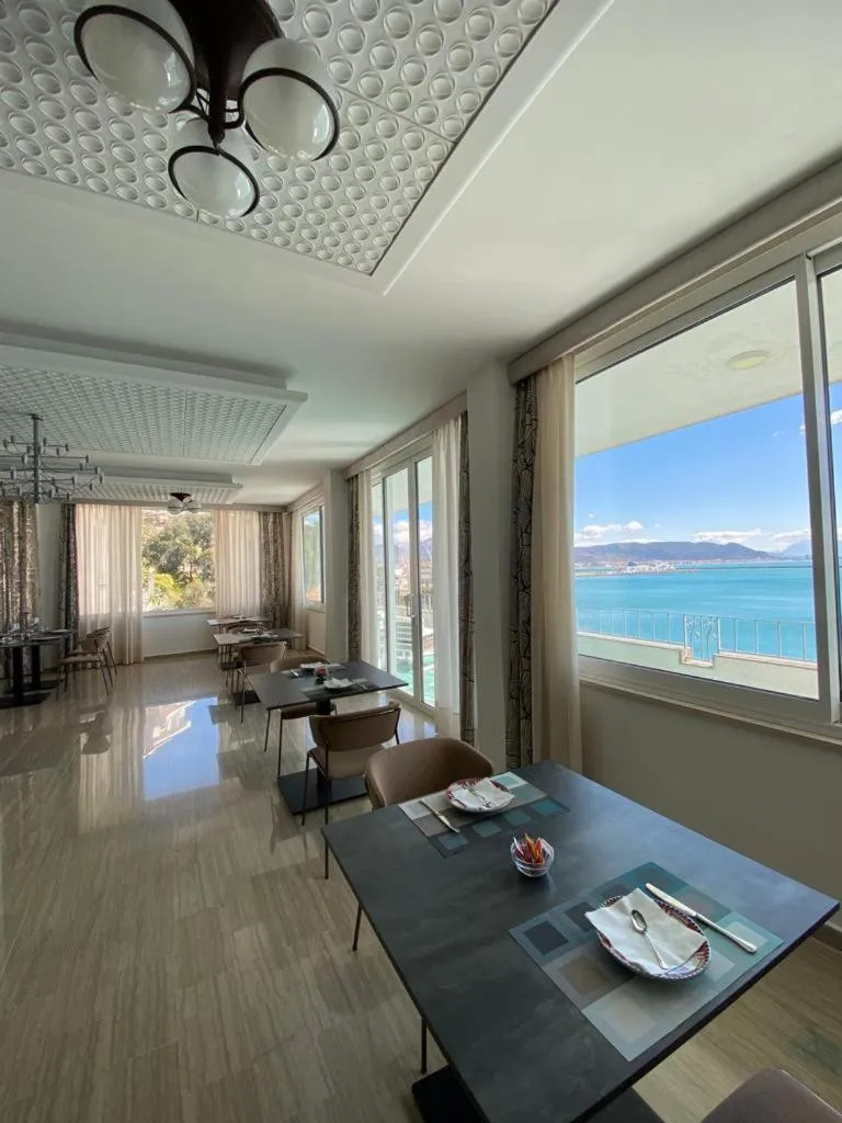 Restaurant/places to eat in Hotel La Lucertola