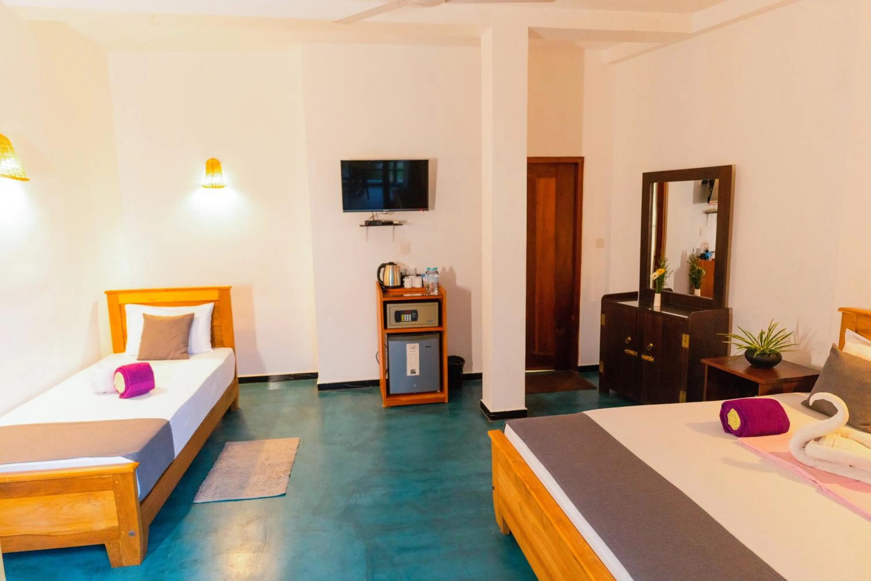 Bedroom, Bed in Hotel Bay Watch Unawatuna