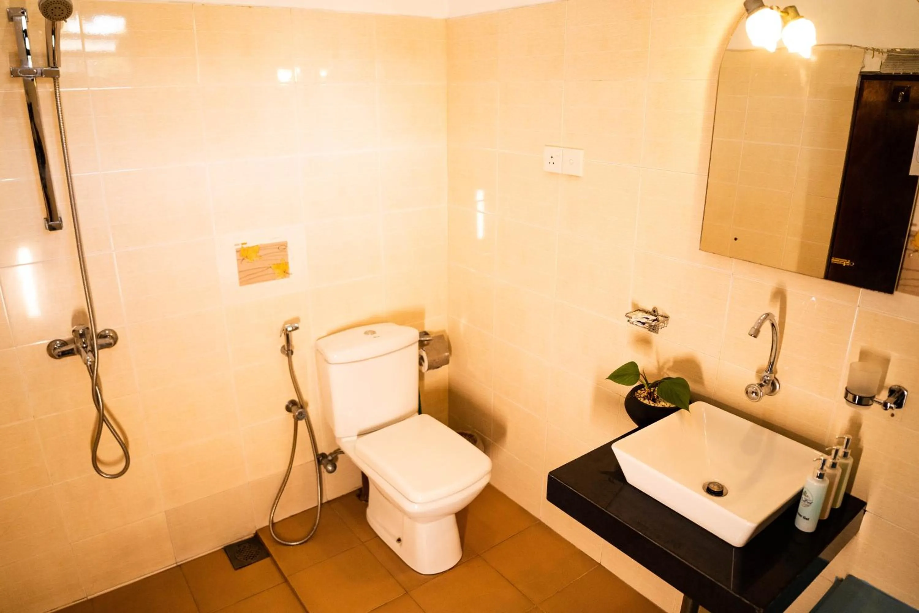 Bathroom in Hotel Bay Watch Unawatuna