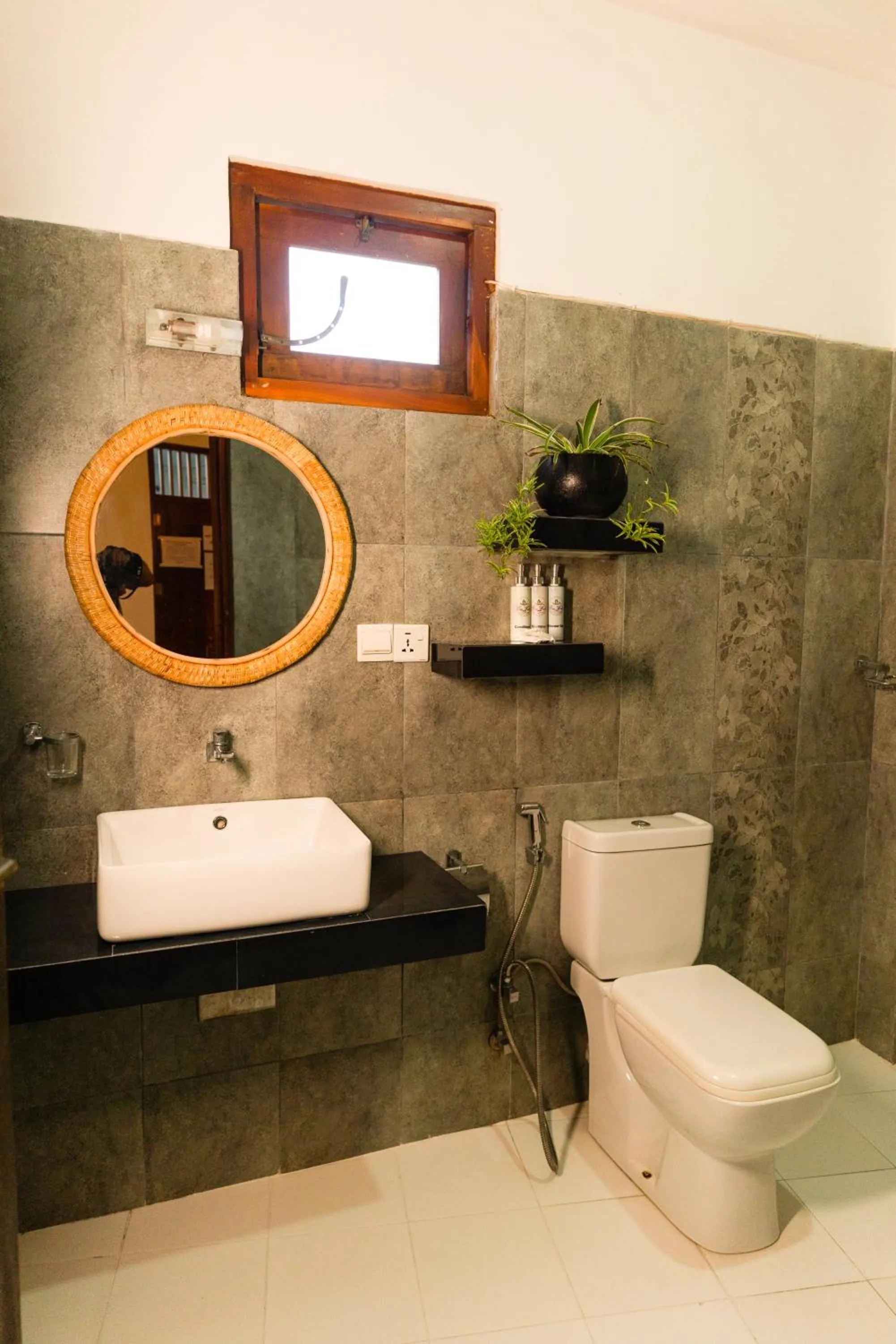 Bathroom in Hotel Bay Watch Unawatuna