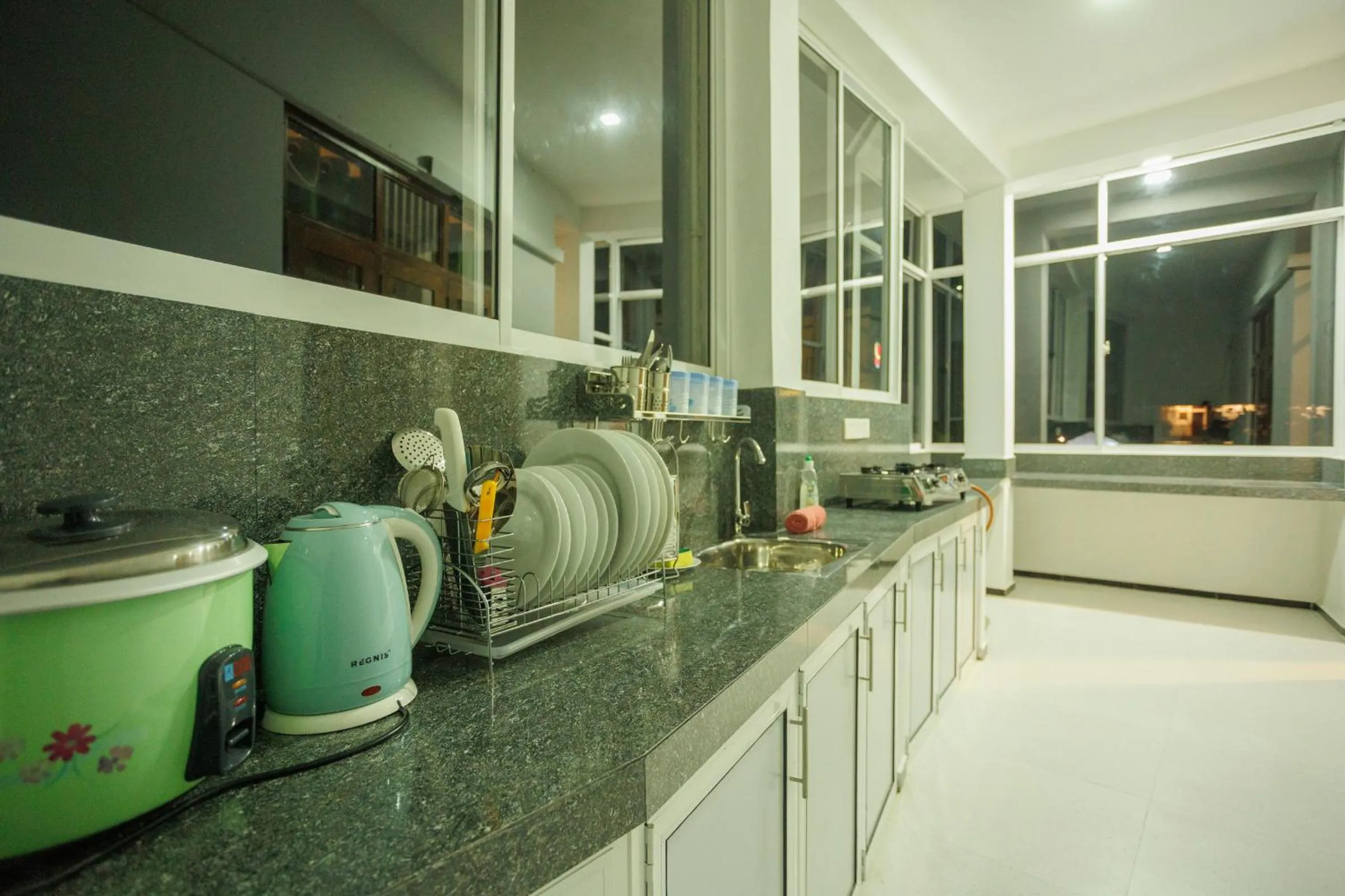 Kitchen or kitchenette in Hotel Bay Watch Unawatuna