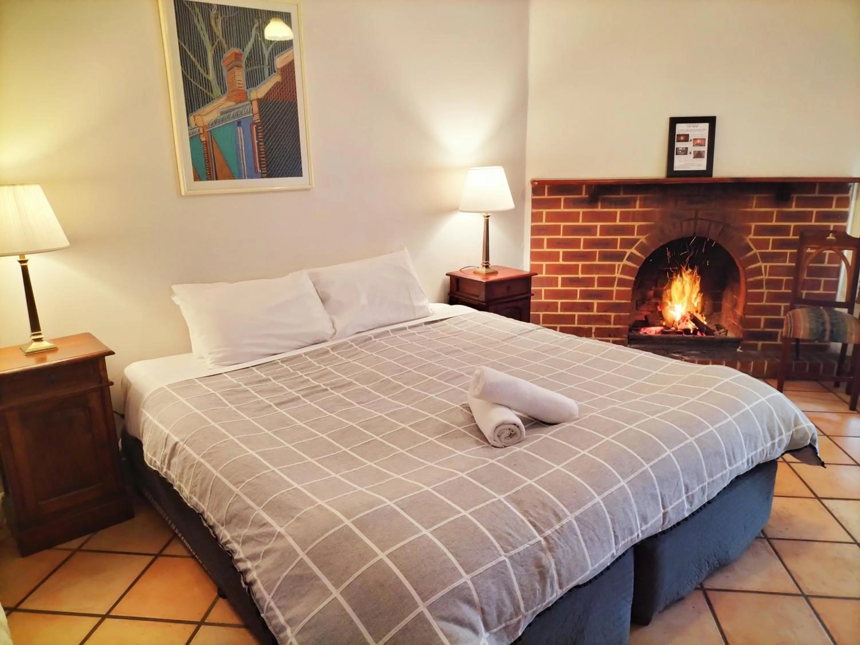 Bed in Mundaring Weir Hotel