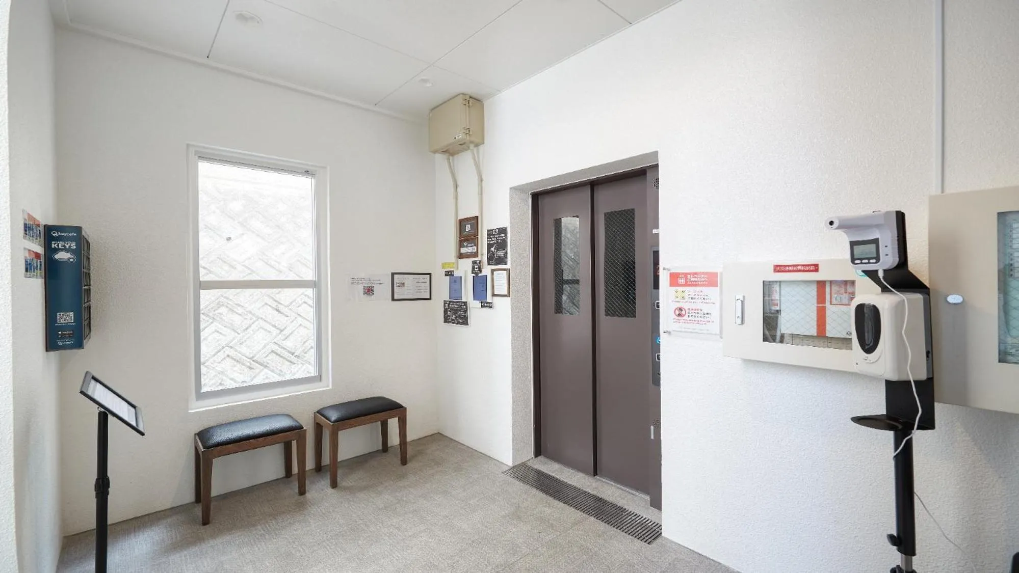 elevator in New Normal Condo in NAHA AIRPORT ニューノーマルコンドイン那覇エアポート