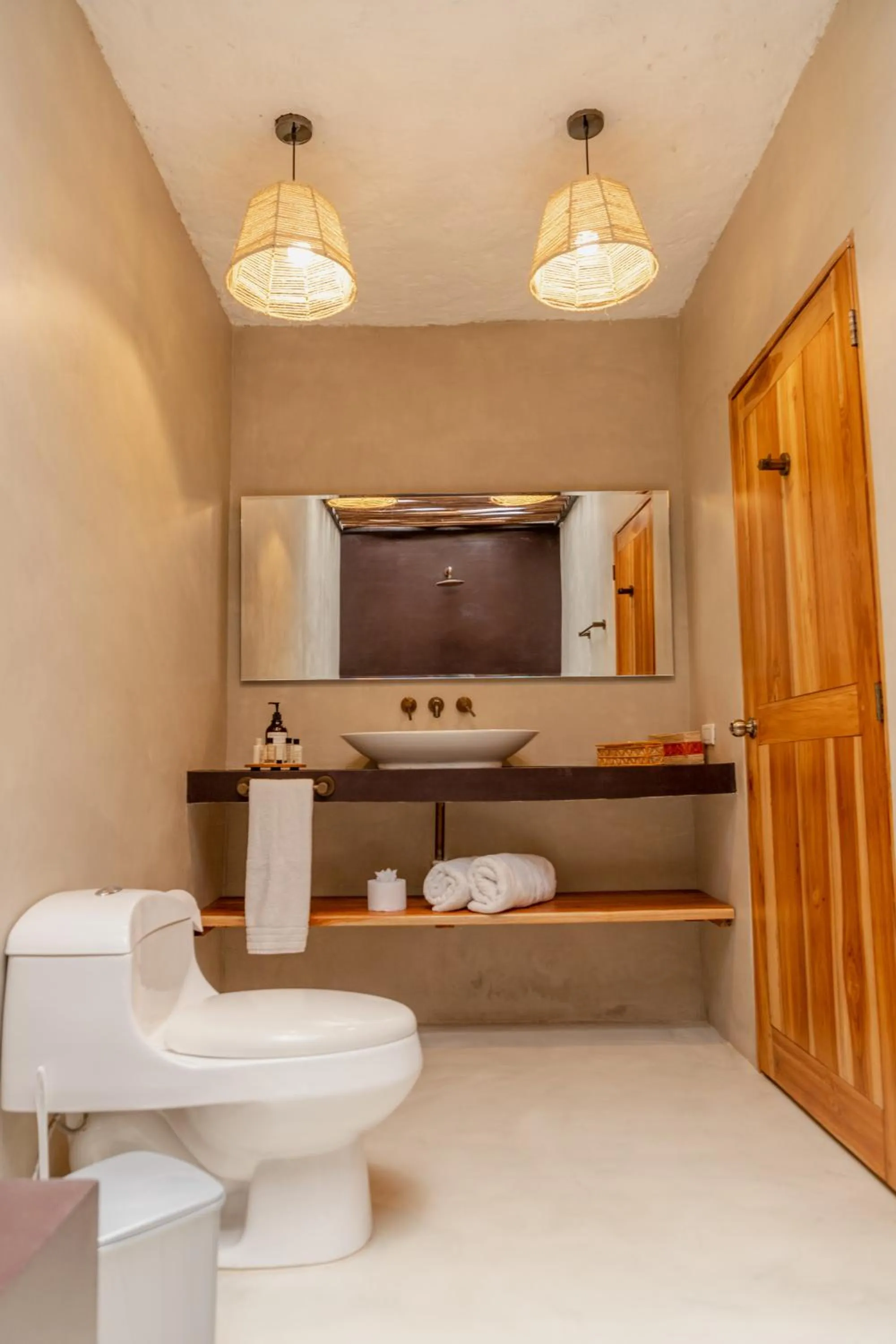 Toilet in Bora Bora Cartagena