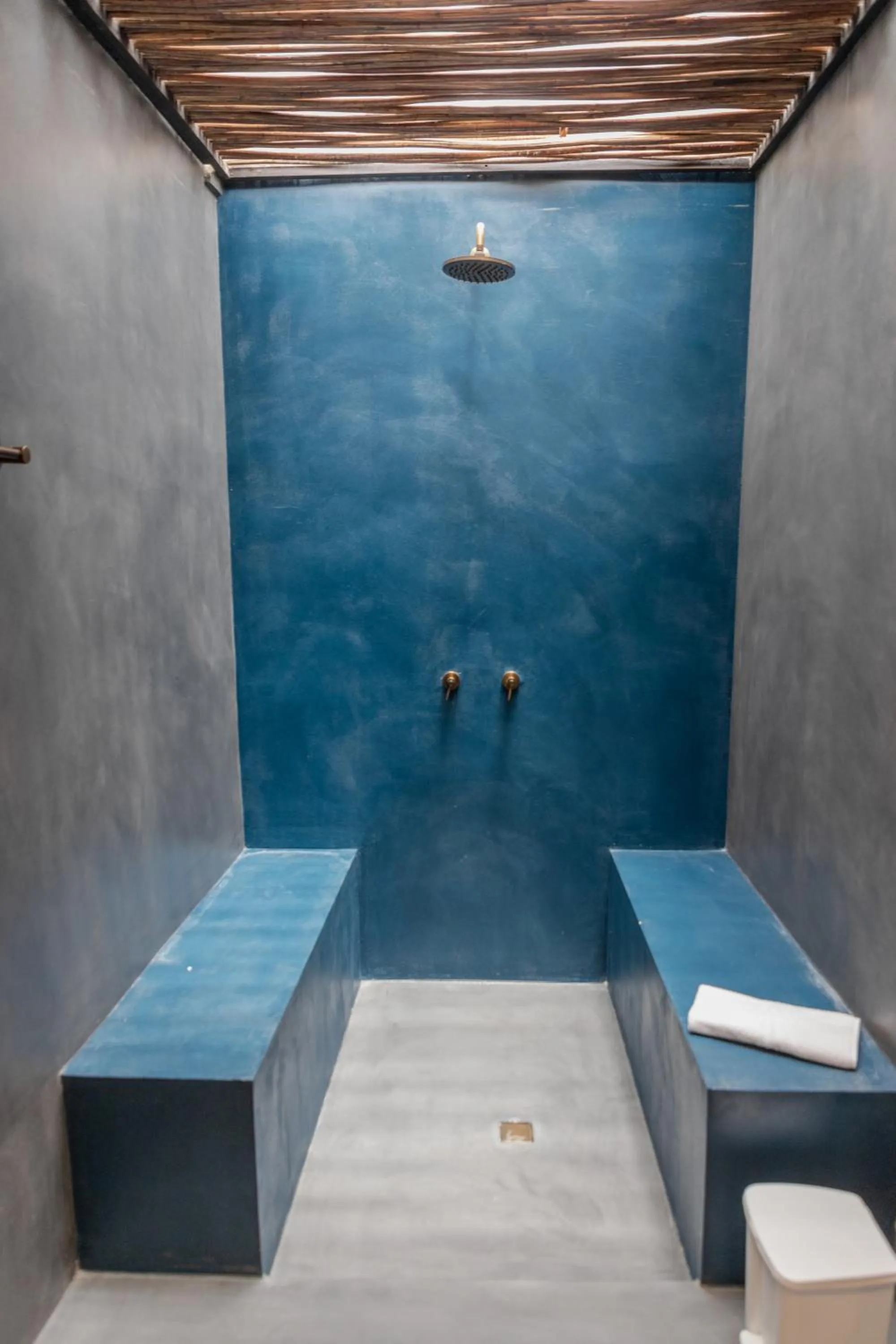 Shower in Bora Bora Cartagena