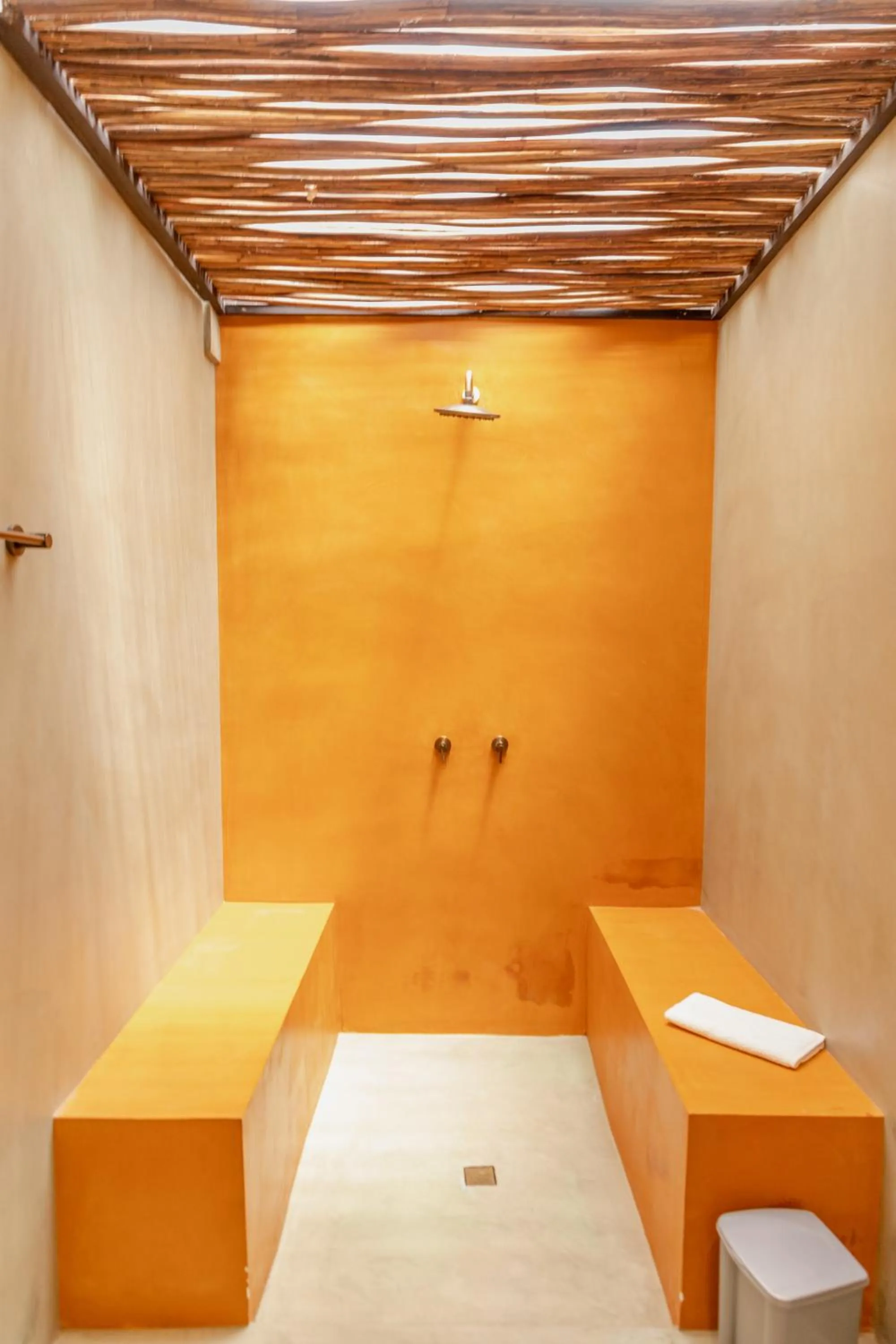 Shower in Bora Bora Cartagena