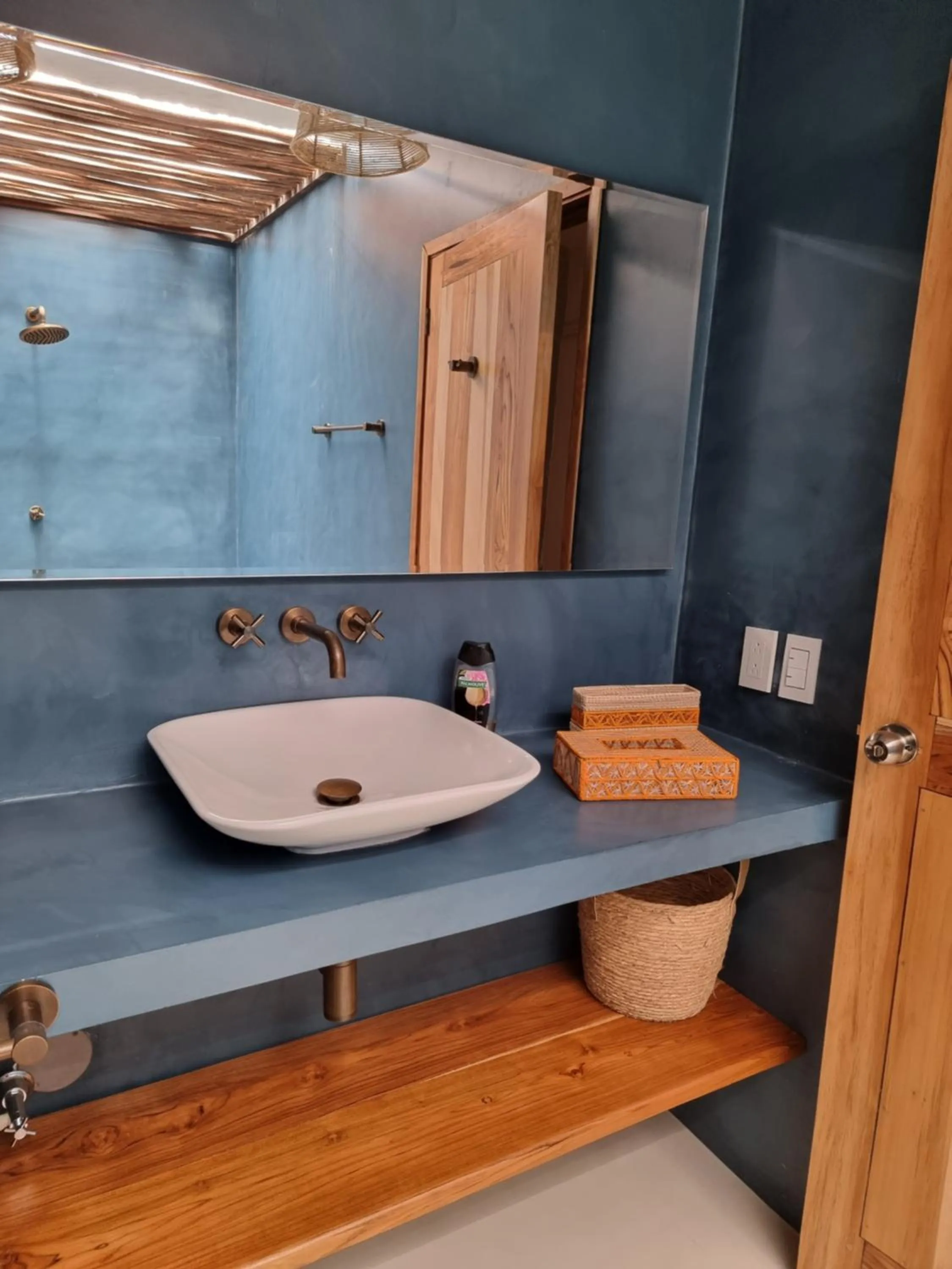 Bathroom in Bora Bora Cartagena