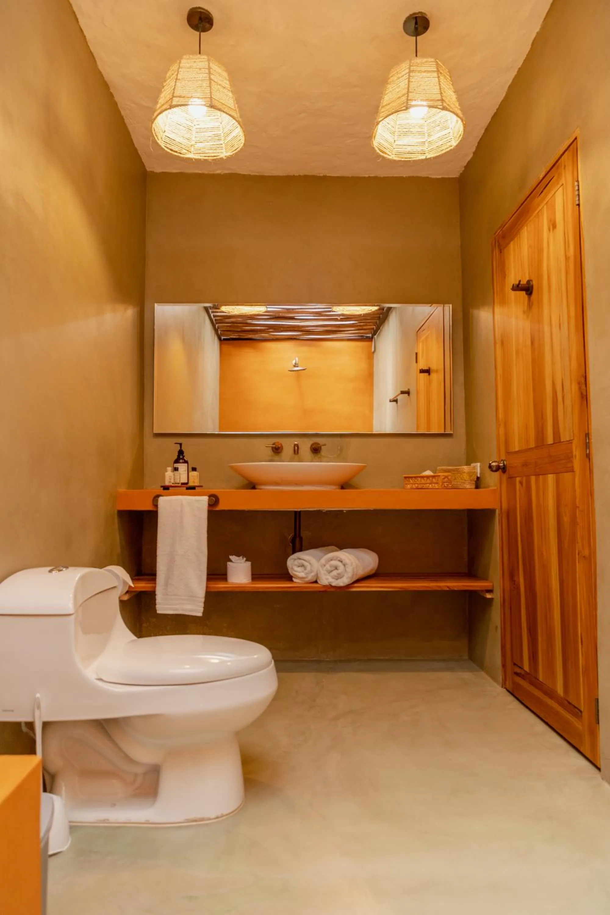 Toilet in Bora Bora Cartagena