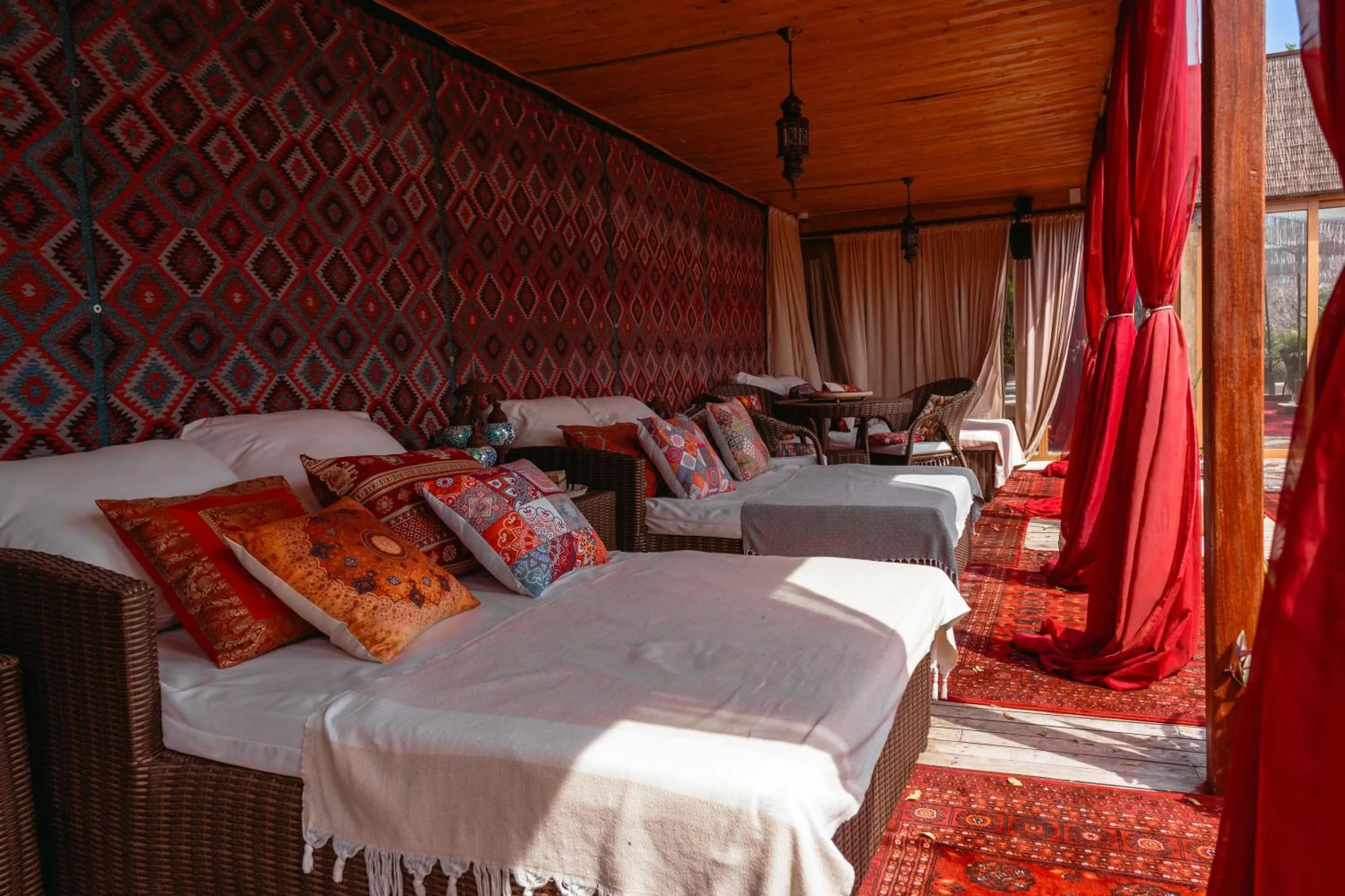 Activities, Bed in Bora Bora Cartagena