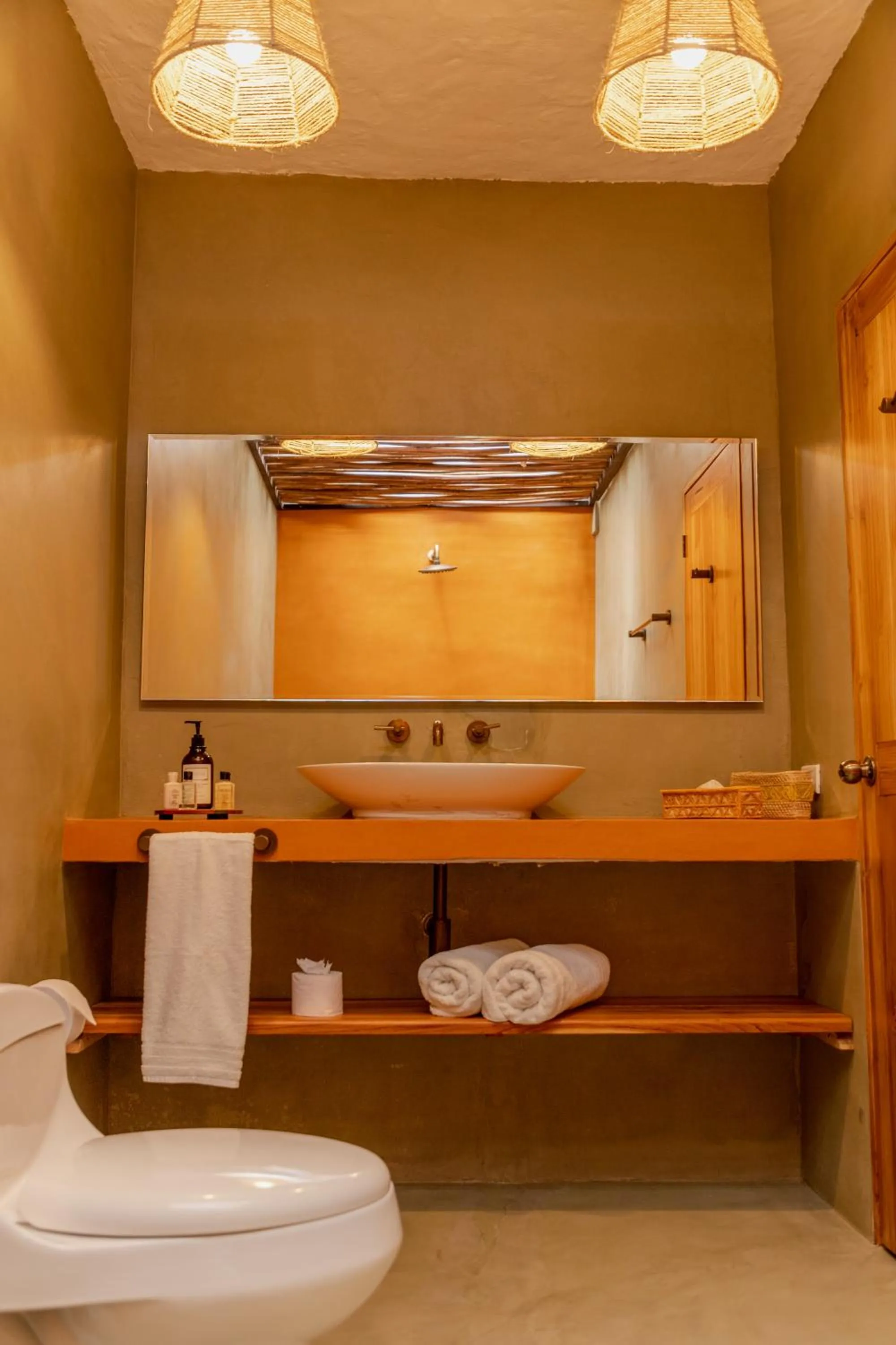 Toilet in Bora Bora Cartagena