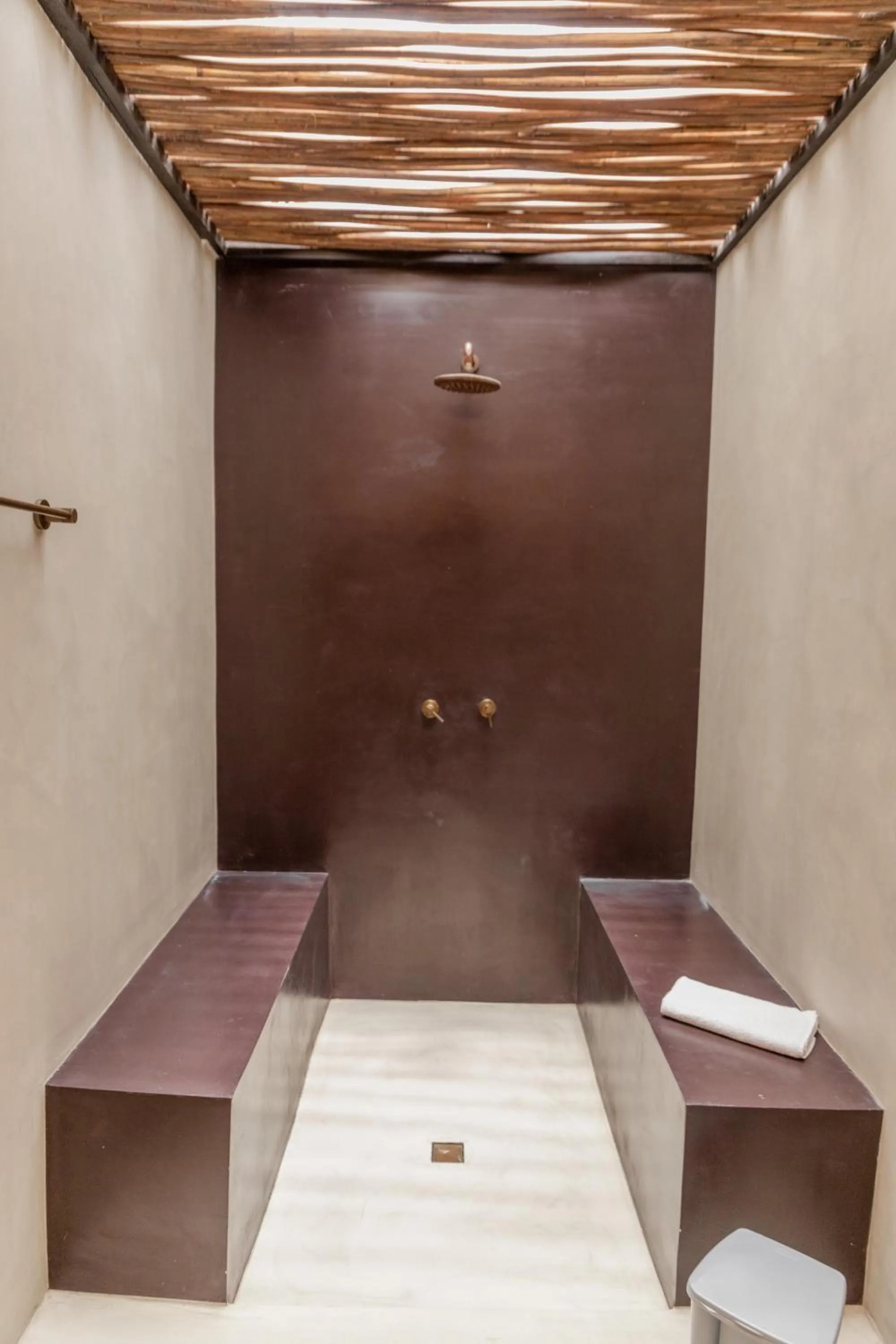 Shower in Bora Bora Cartagena