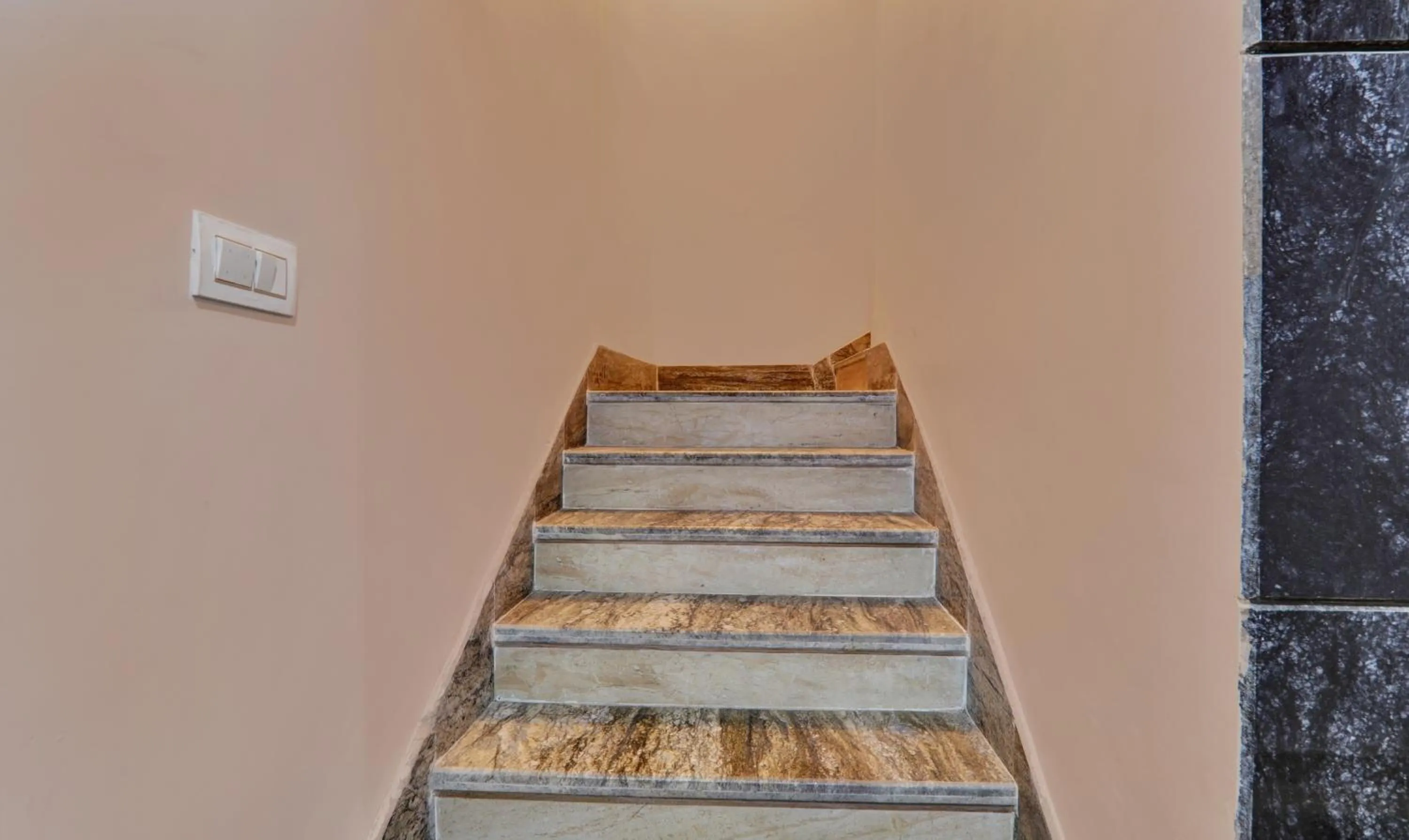 Itsy Hotels Royal Galaxy - 3 km From Sangam