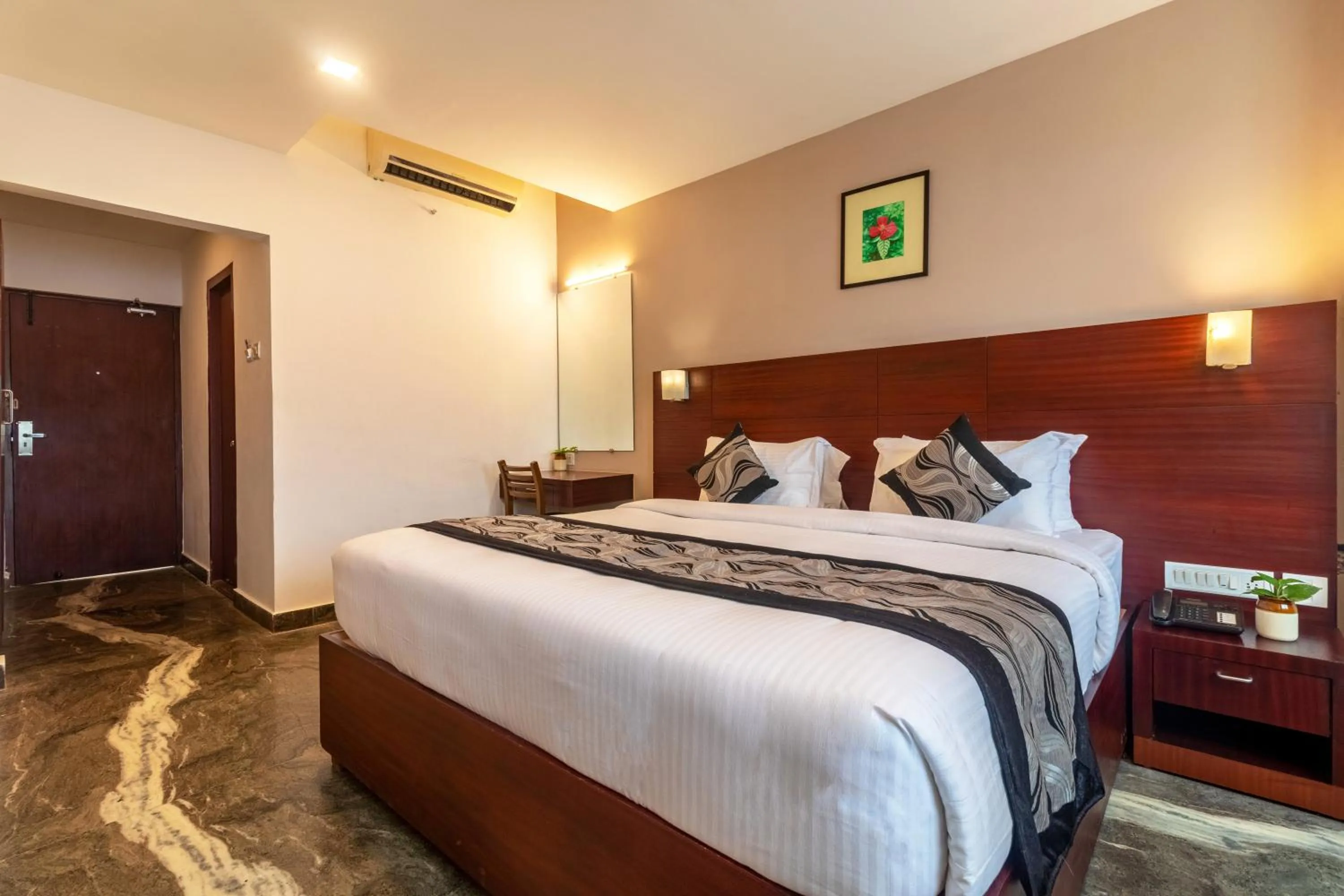 Bed in Zip By Spree Hotels Mangala Towers Thrissur