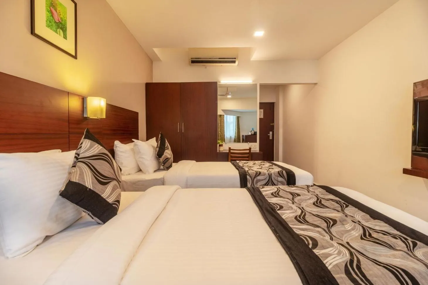 Bed in Zip By Spree Hotels Mangala Towers Thrissur