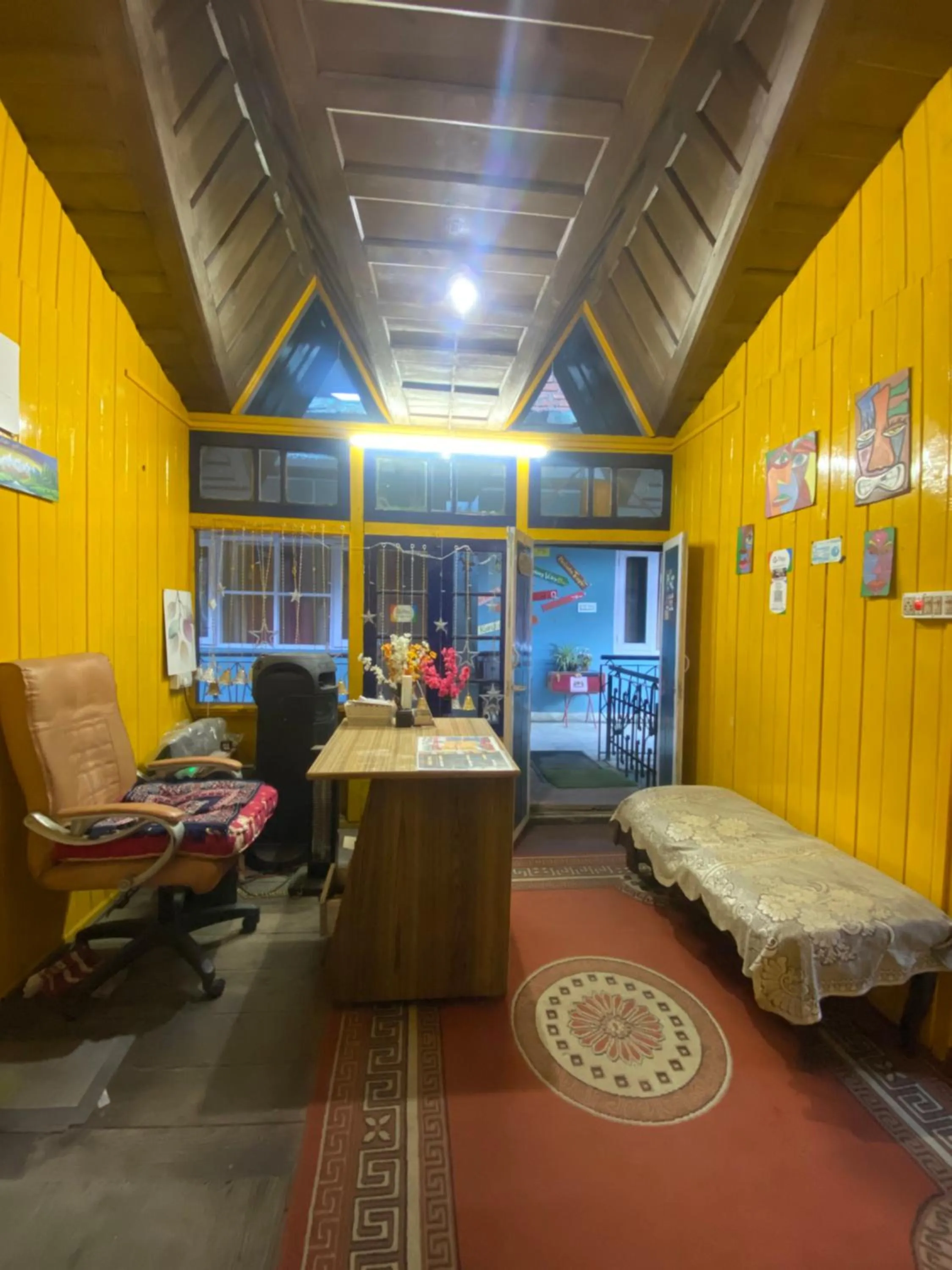Seating area in The Prasher Lodge Mall Road Manali