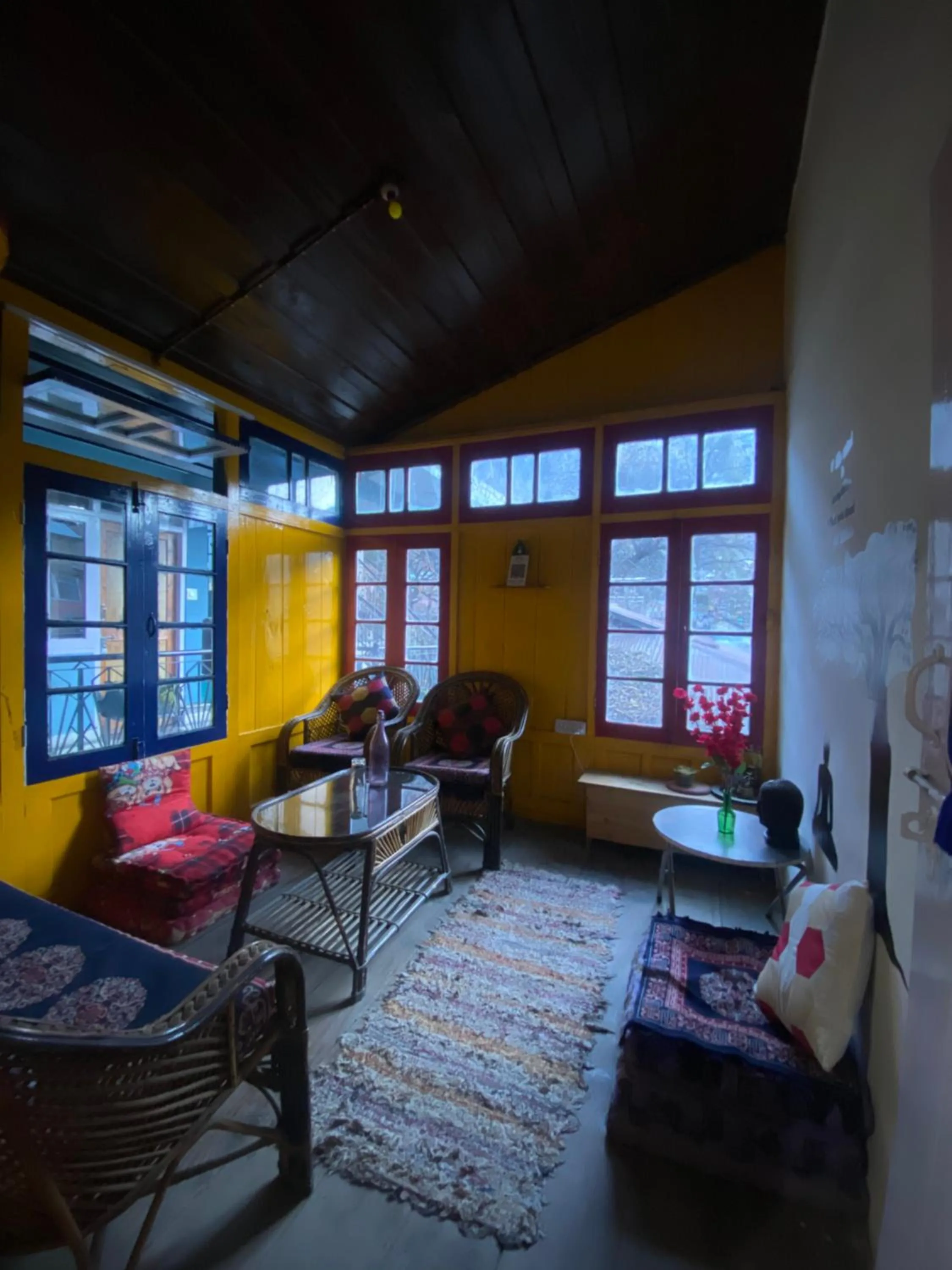 Living room in The Prasher Lodge Mall Road Manali