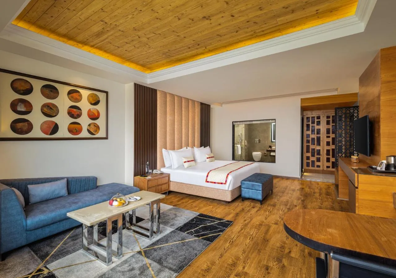 Bedroom, Bed in juSTa Cliffend Resort & Spa, Mashobra