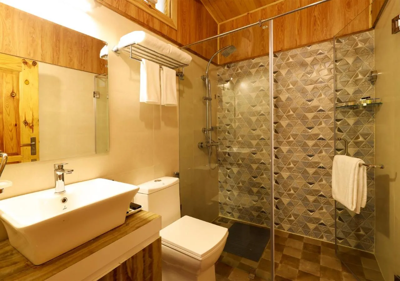 Bathroom in juSTa Cliffend Resort & Spa, Mashobra