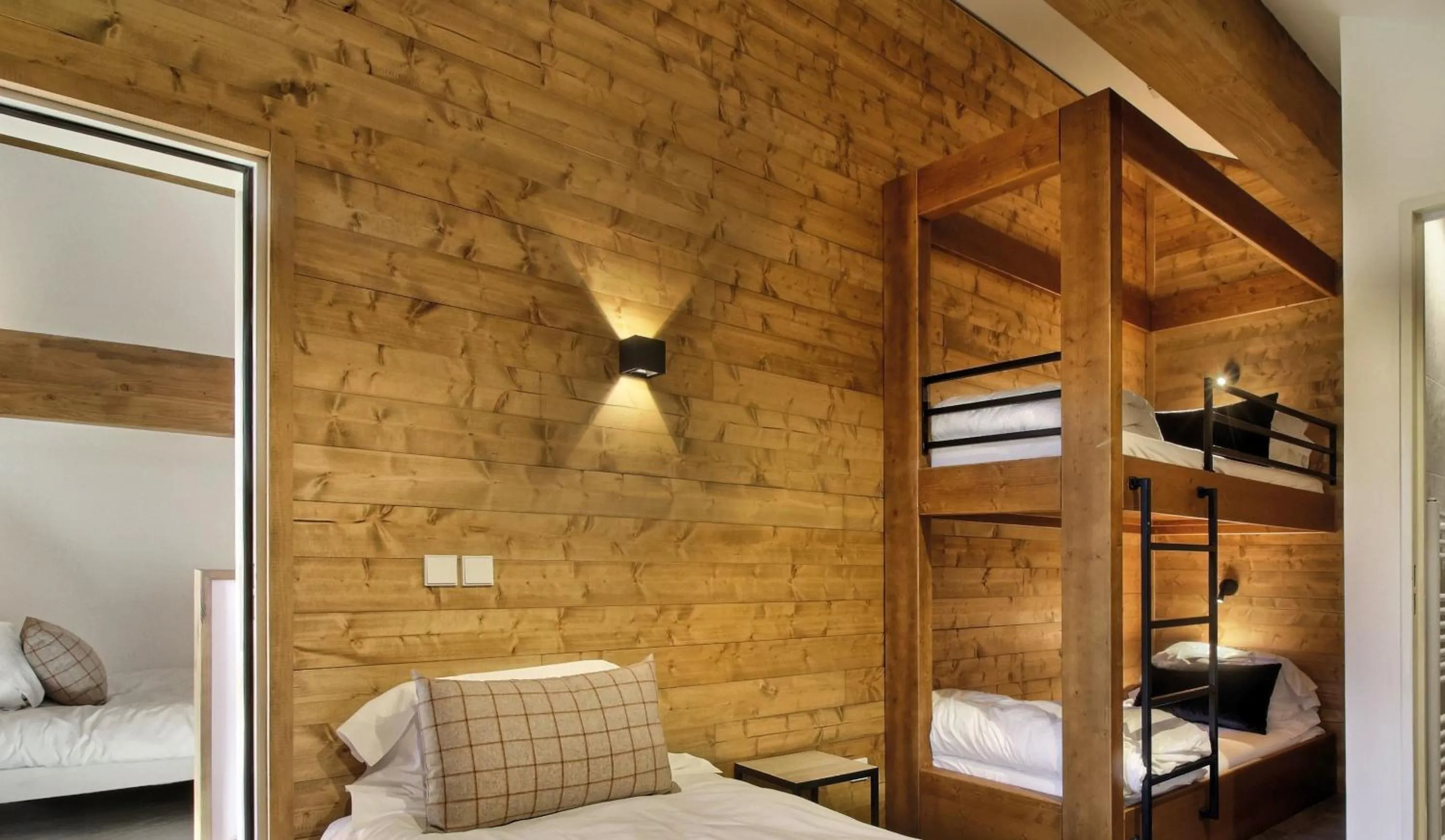 Bed in Pure Montagne Resort & Spa