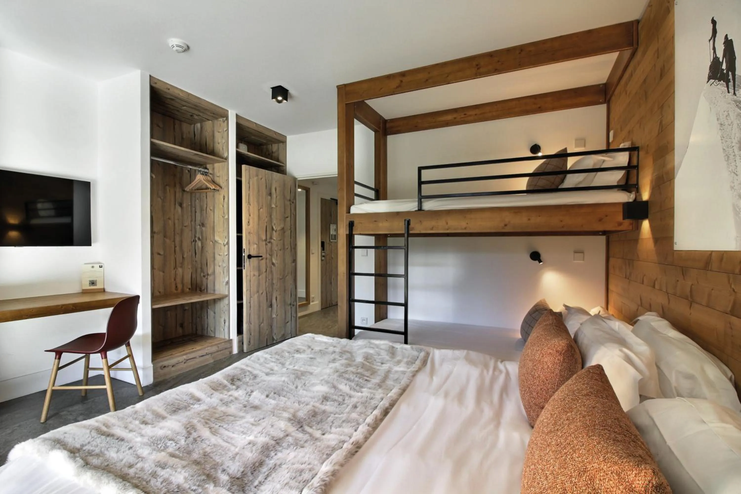 Photo of the whole room, Bed in Pure Montagne Resort & Spa