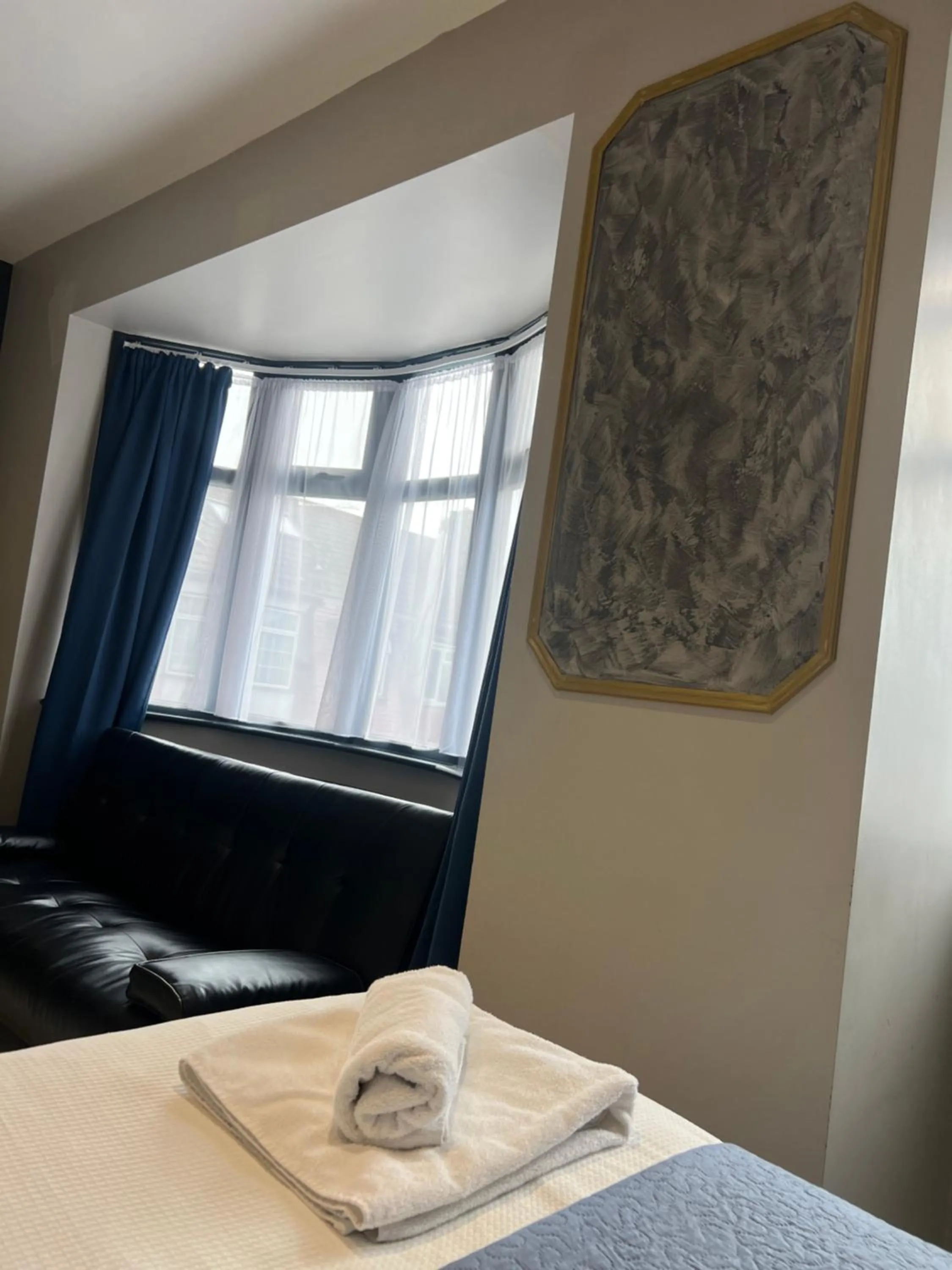 Bed in Paragraph Edmonton