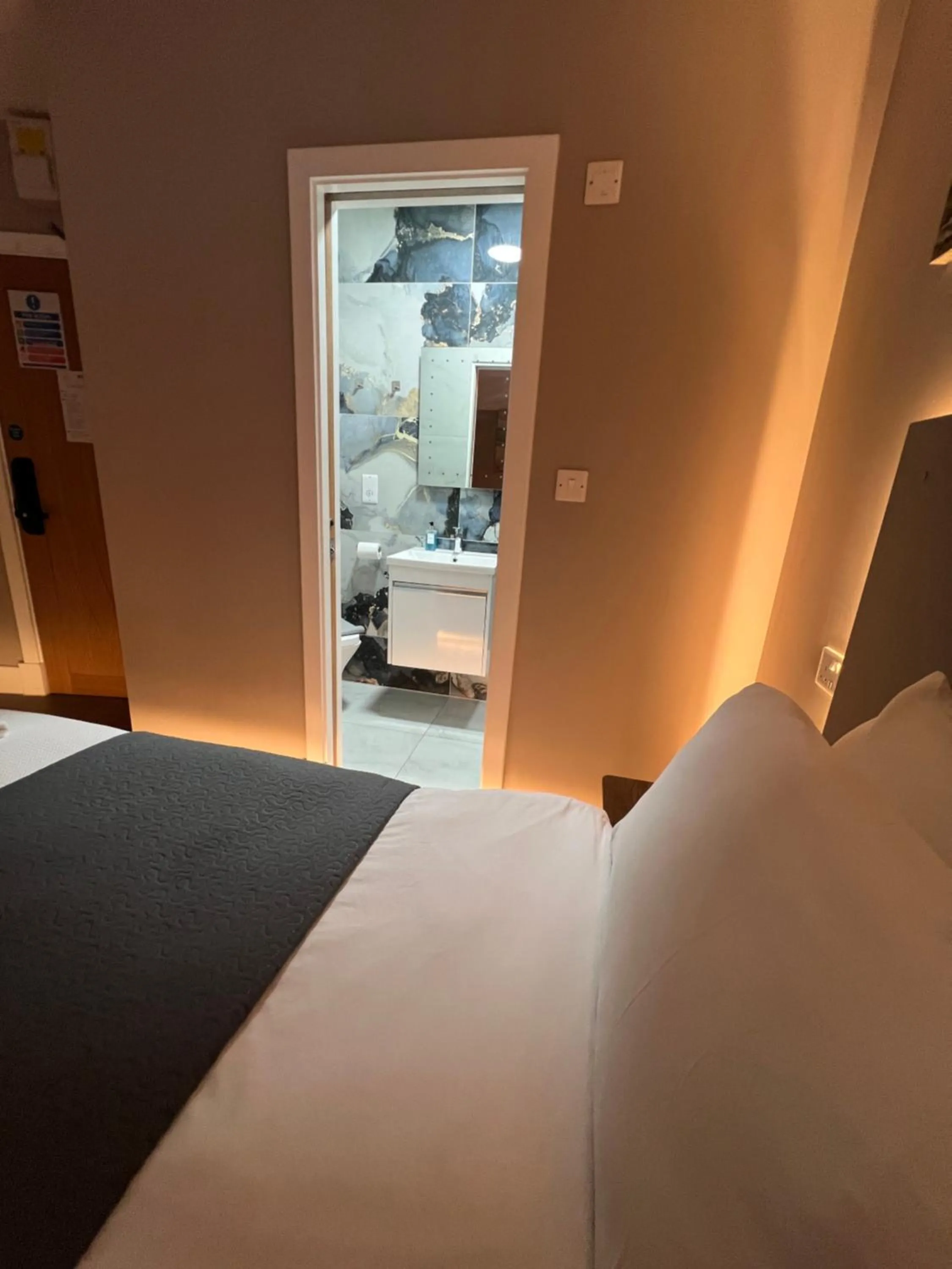 Bed in Paragraph Edmonton