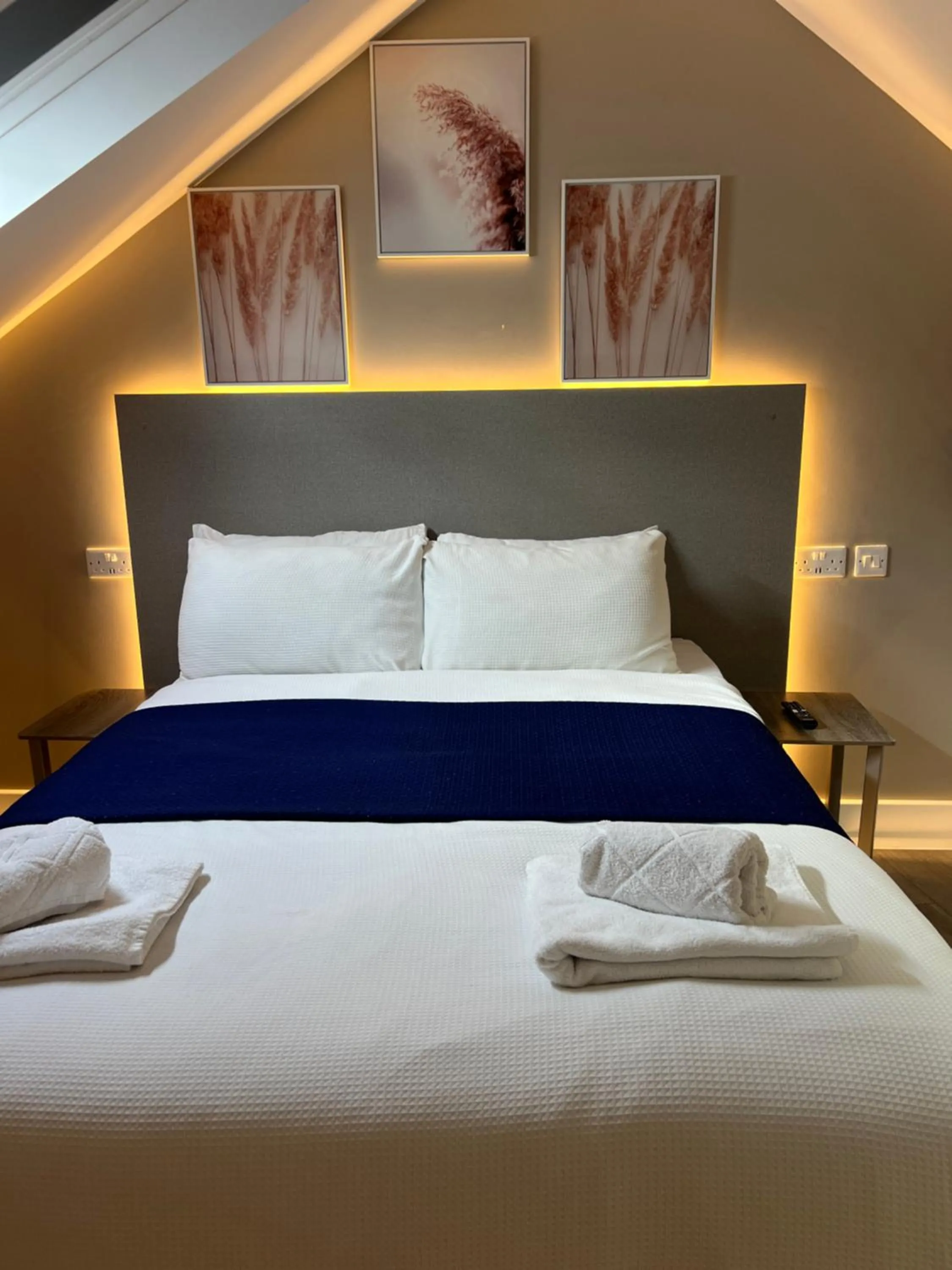 Bed in Paragraph Edmonton