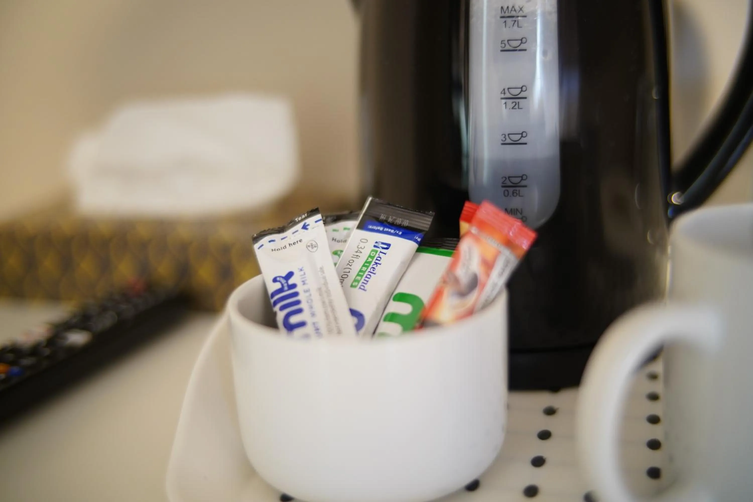 Coffee/tea facilities in Paragraph Edmonton