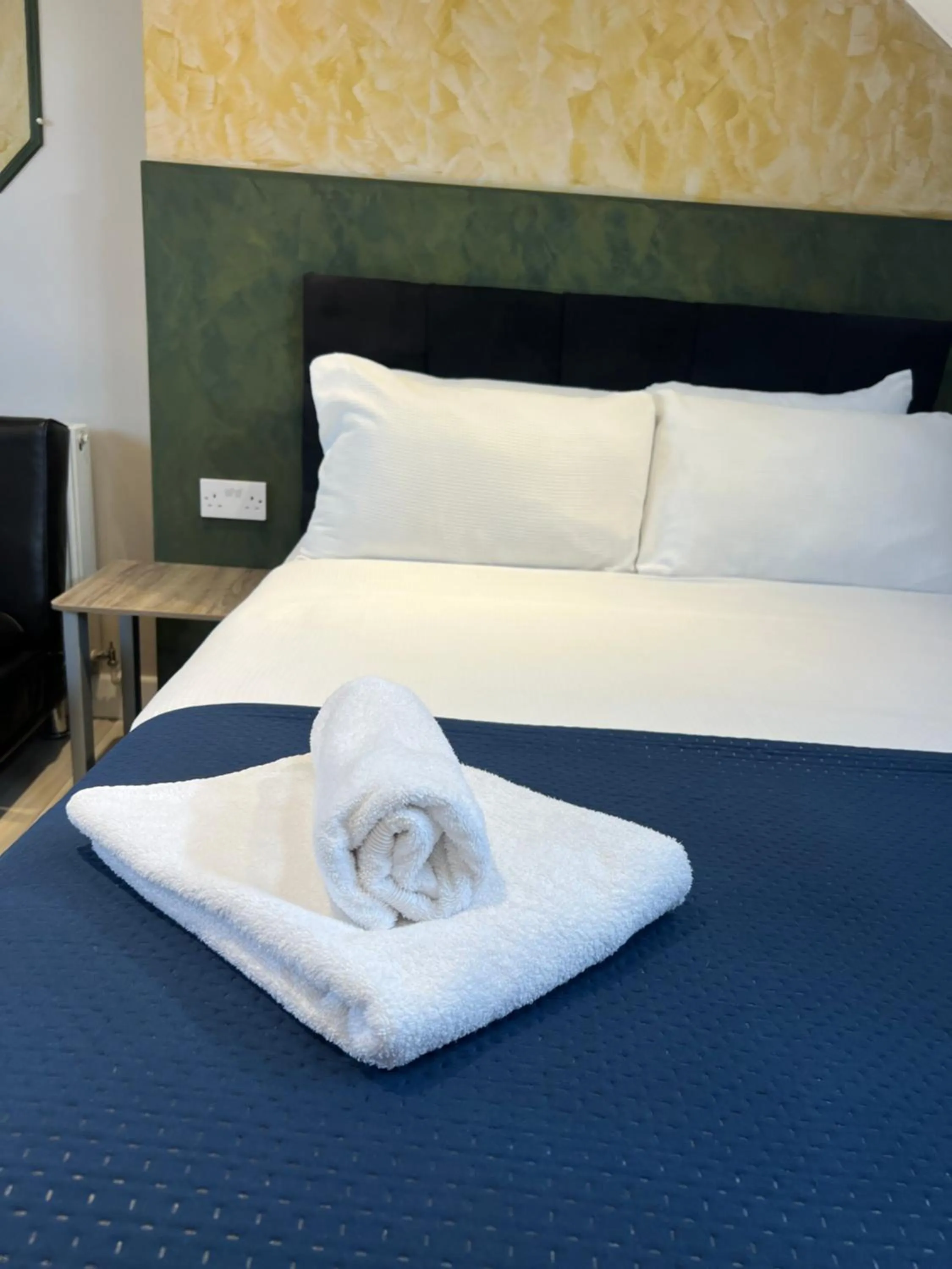 Bed in Paragraph Edmonton