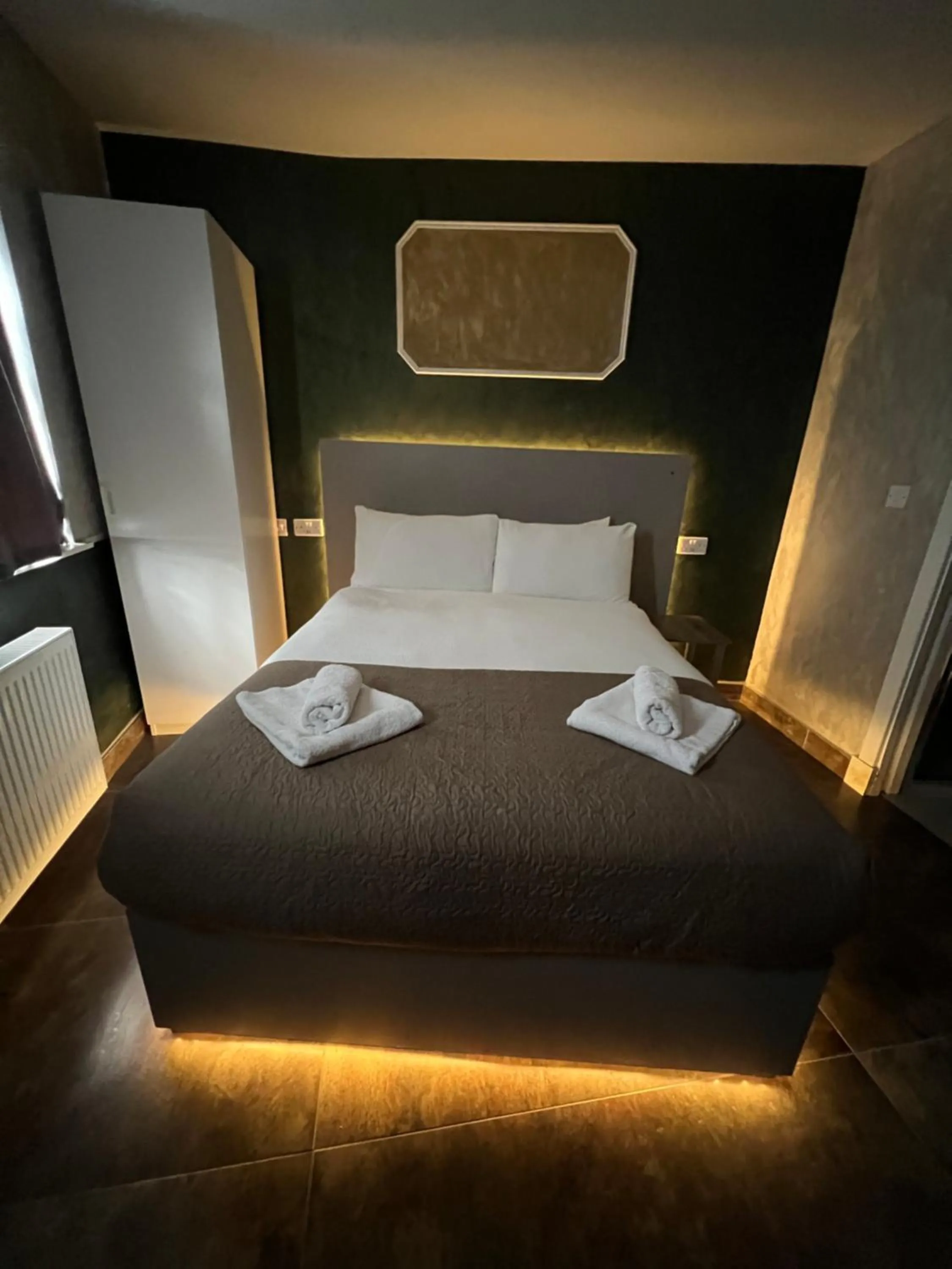 Bed in Paragraph Edmonton